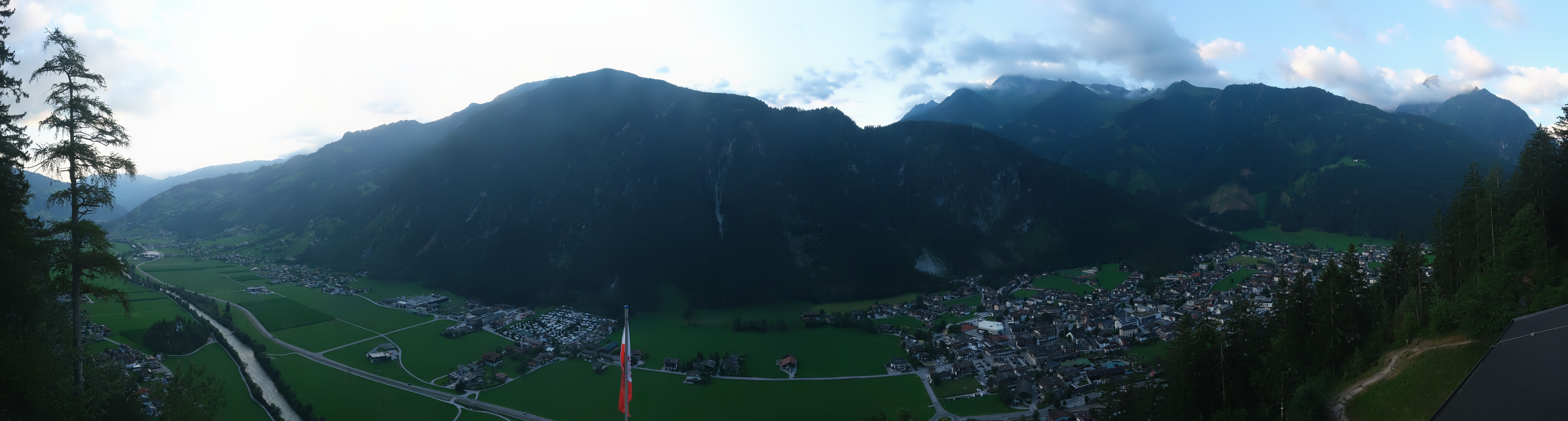 Archiv Foto Webcam Mayrhofen im Zillertal: Blick vom Gasthof Zimmereben