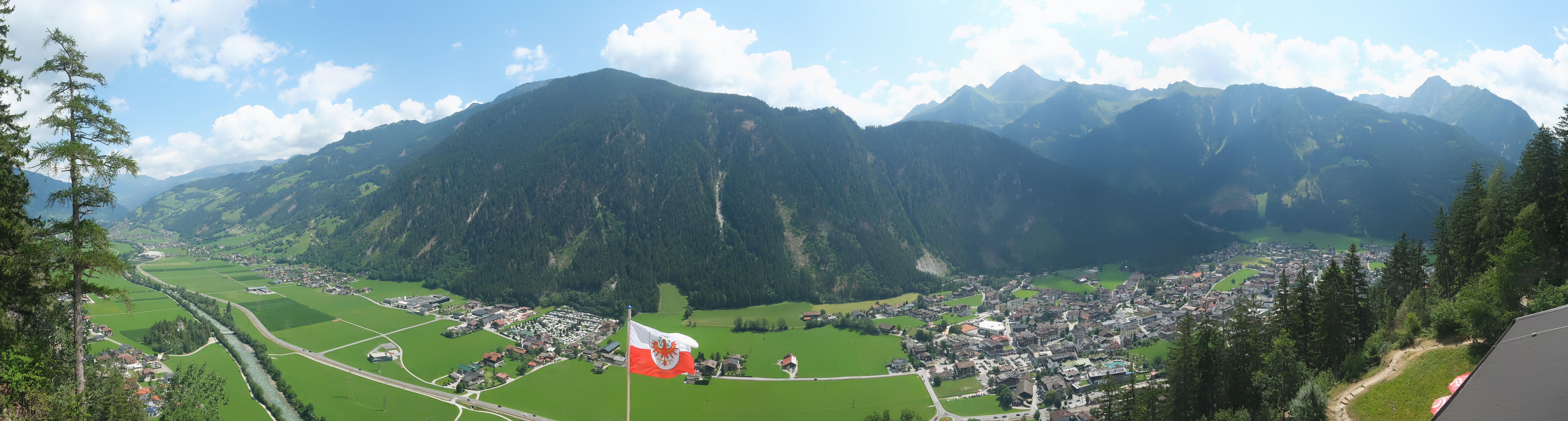 Archived image Webcam Mayrhofen im Zillertal: Zimmereben