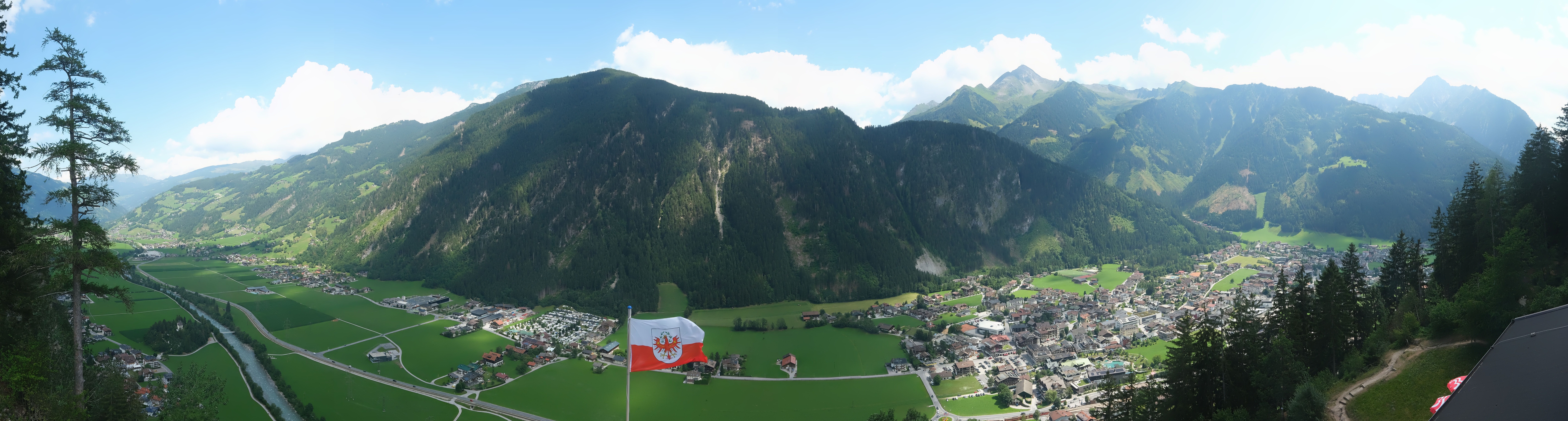 Archived image Webcam Mayrhofen im Zillertal: Zimmereben