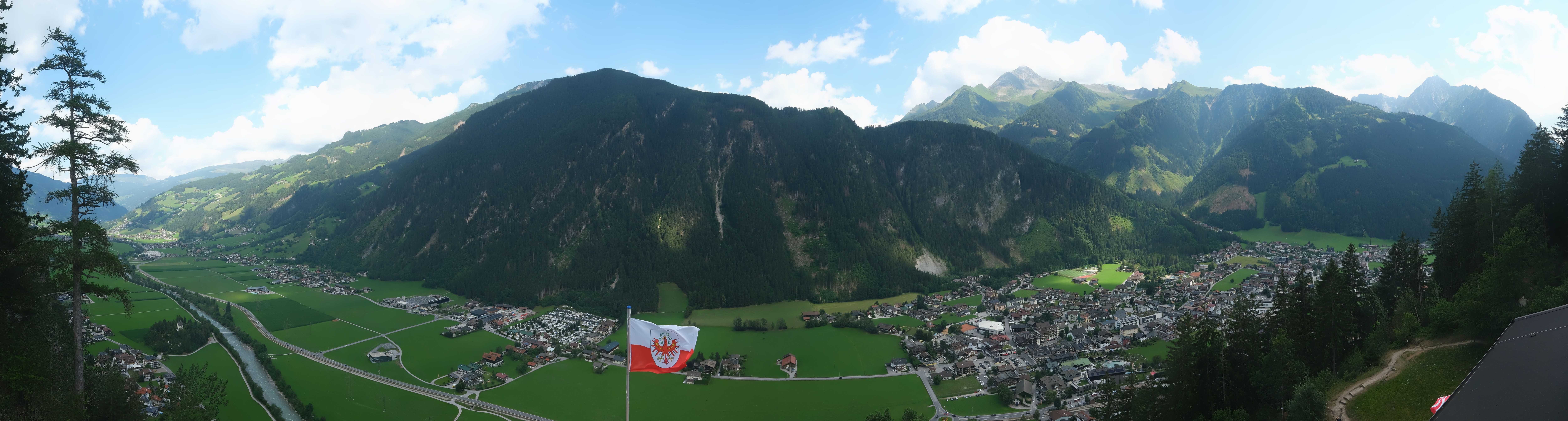 Archived image Webcam Mayrhofen im Zillertal: Zimmereben