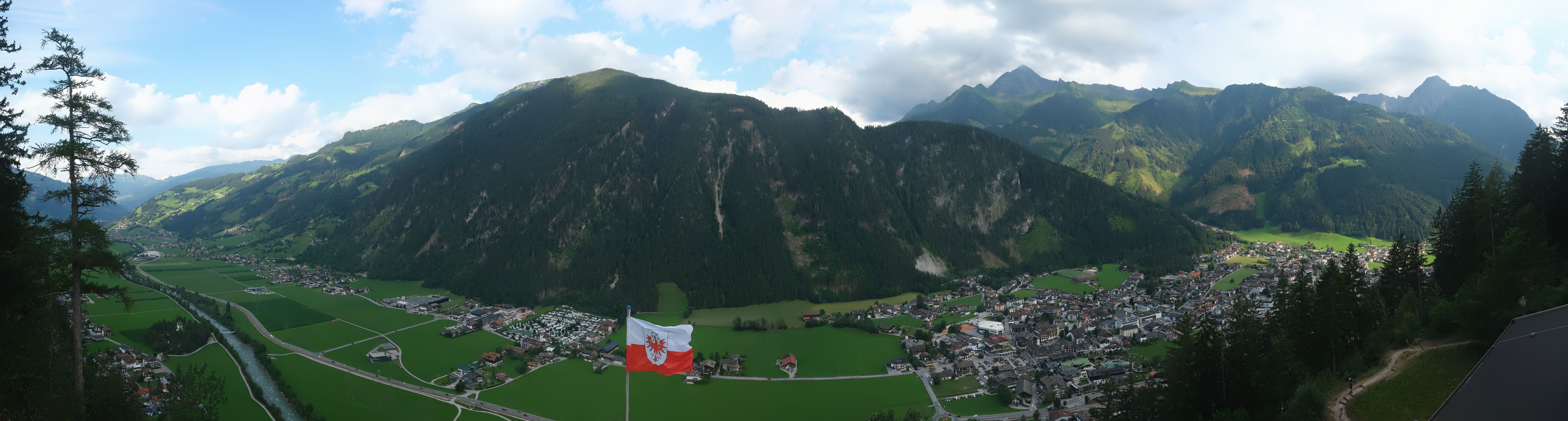 Archived image Webcam Mayrhofen im Zillertal: Zimmereben