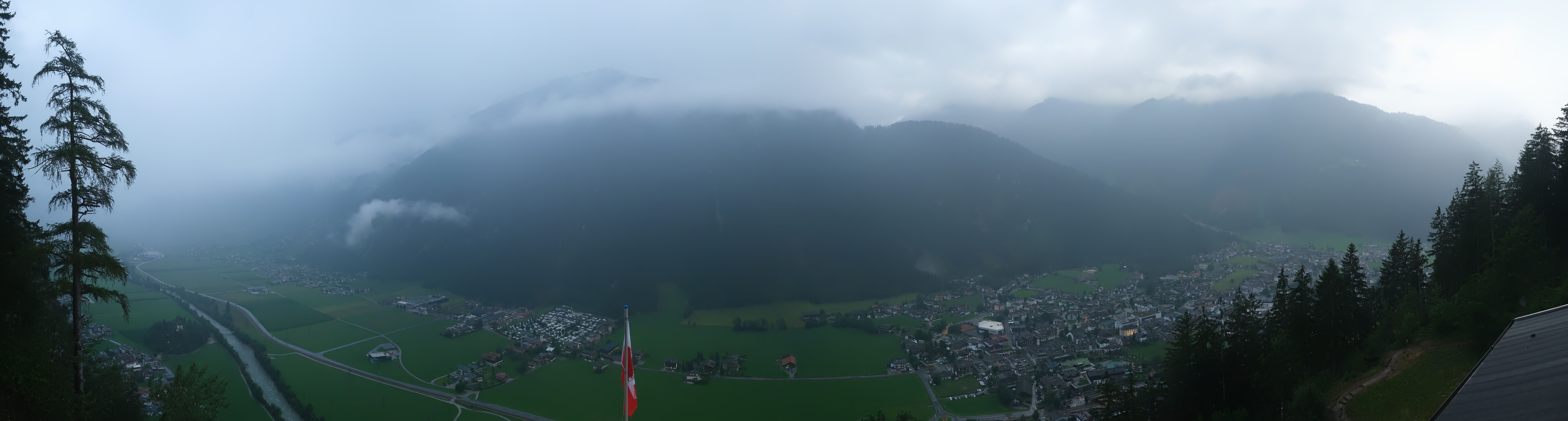 Archived image Webcam Mayrhofen im Zillertal: Zimmereben
