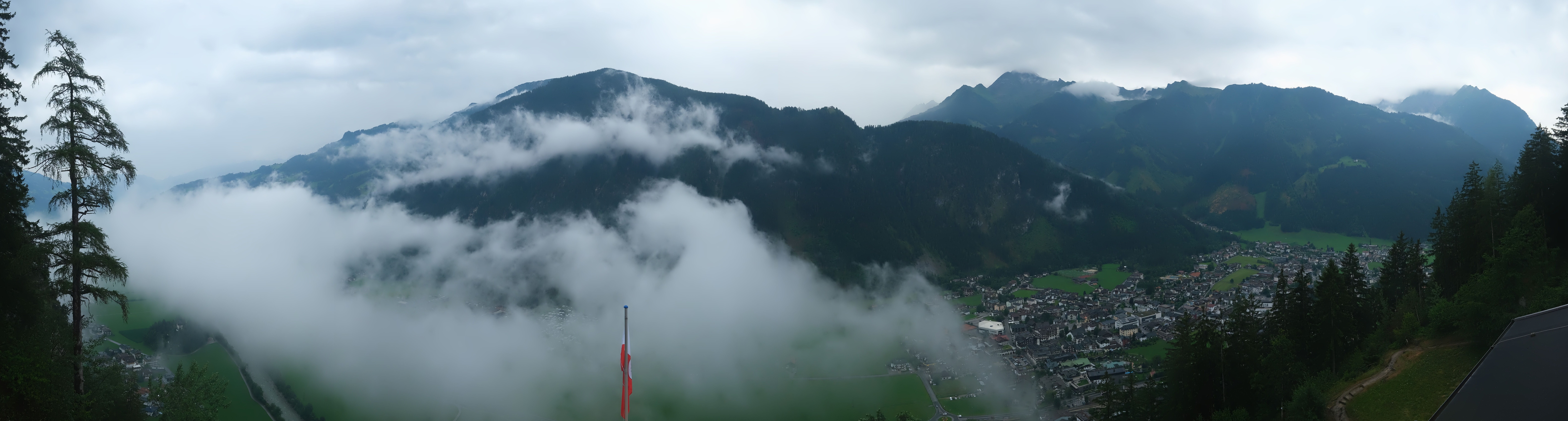 Archived image Webcam Mayrhofen im Zillertal: Zimmereben