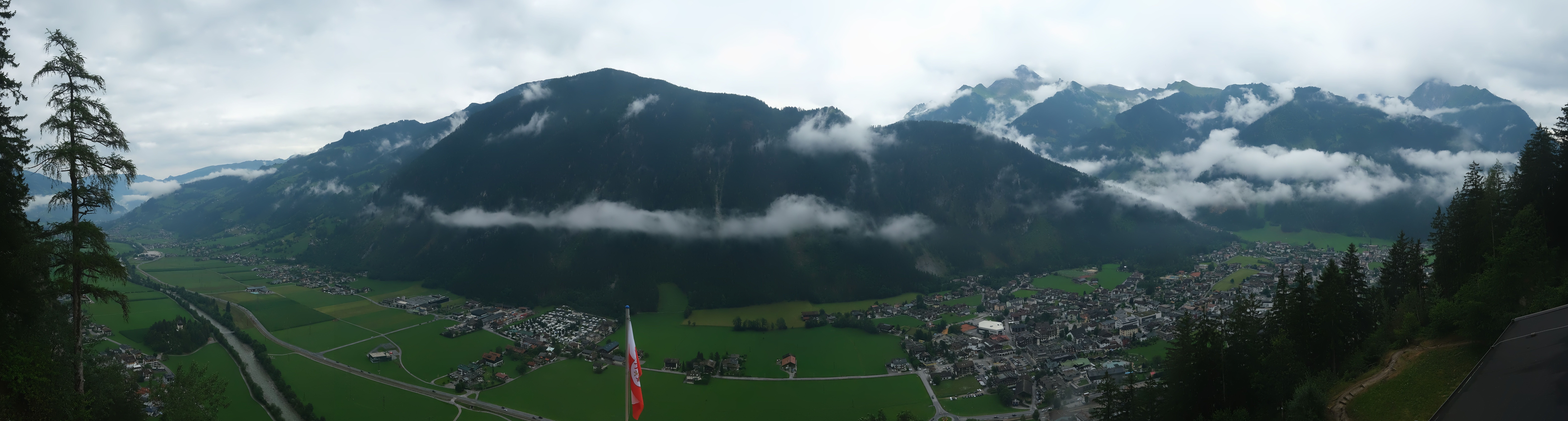 Archived image Webcam Mayrhofen im Zillertal: Zimmereben