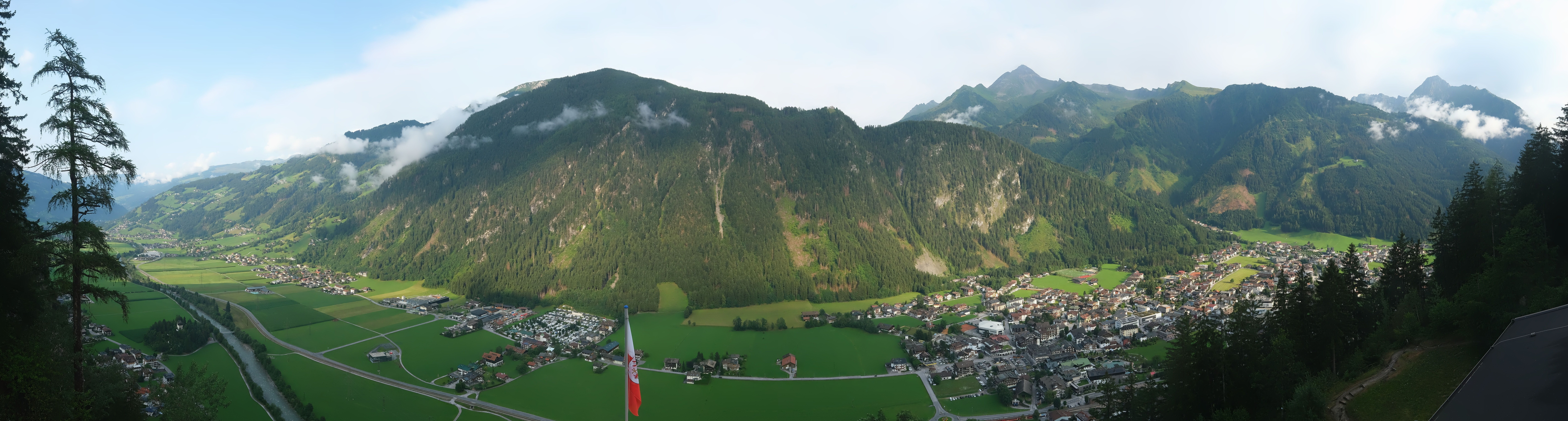 Archived image Webcam Mayrhofen im Zillertal: Zimmereben