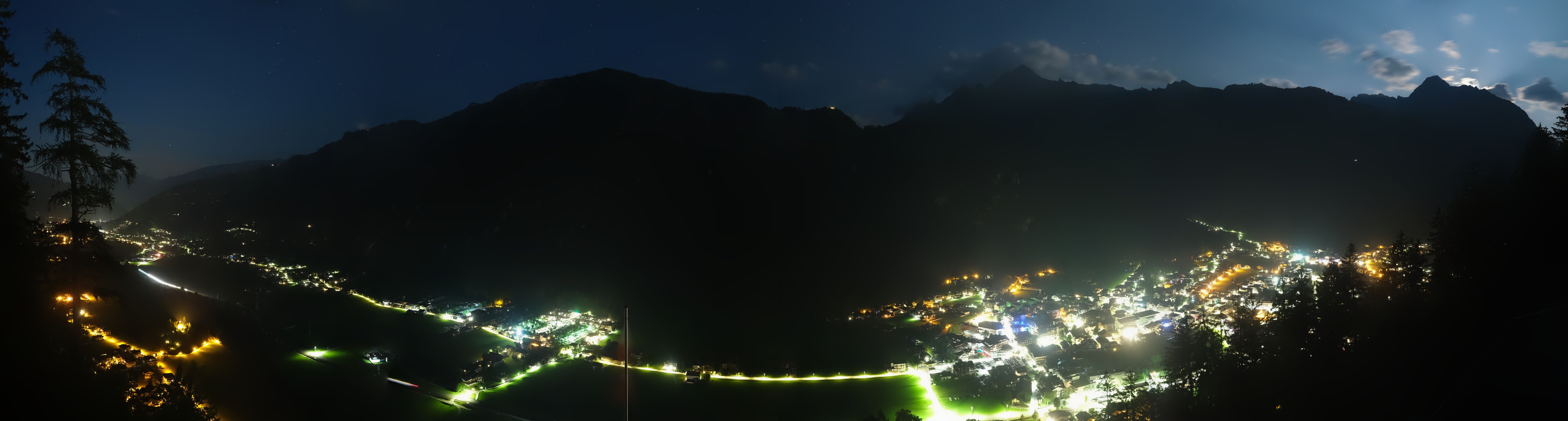 Archived image Webcam Mayrhofen im Zillertal: Zimmereben
