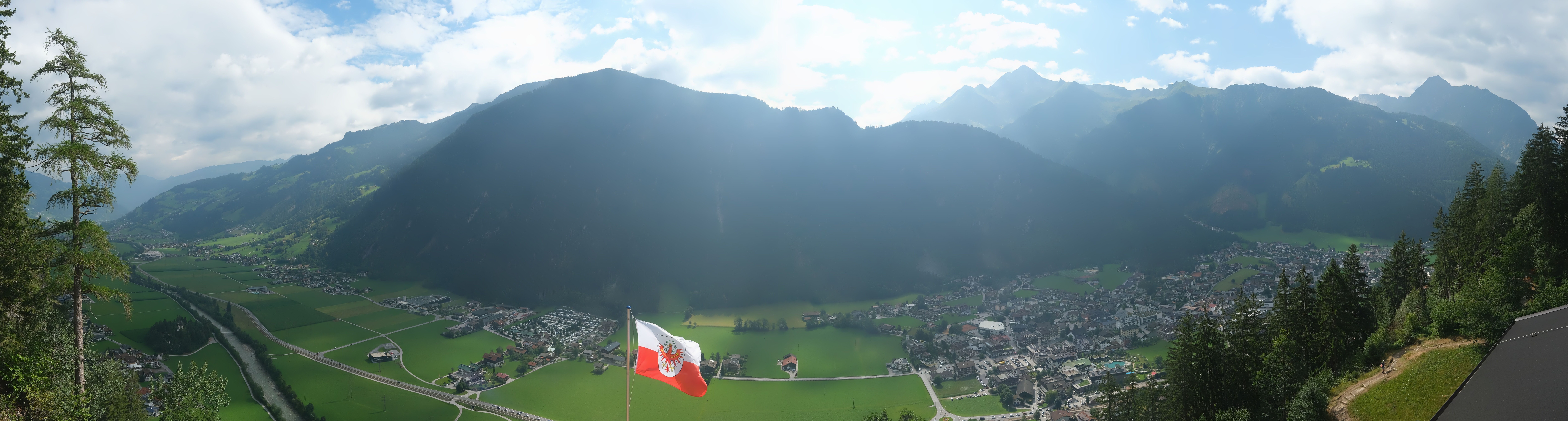 Archiv Foto Webcam Mayrhofen im Zillertal: Blick vom Gasthof Zimmereben