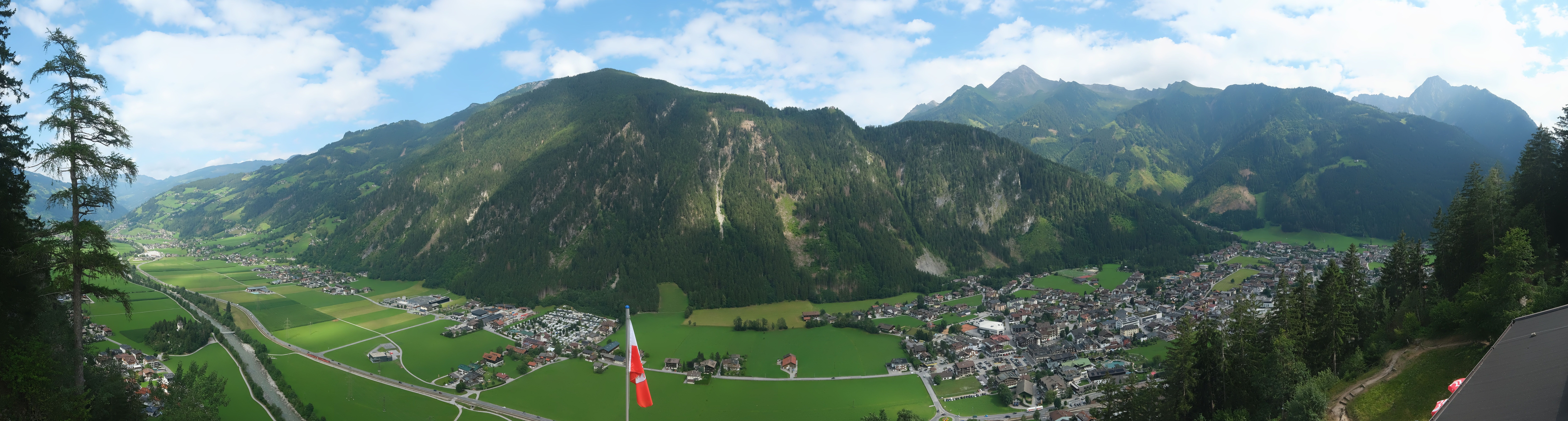 Archived image Webcam Mayrhofen im Zillertal: Zimmereben
