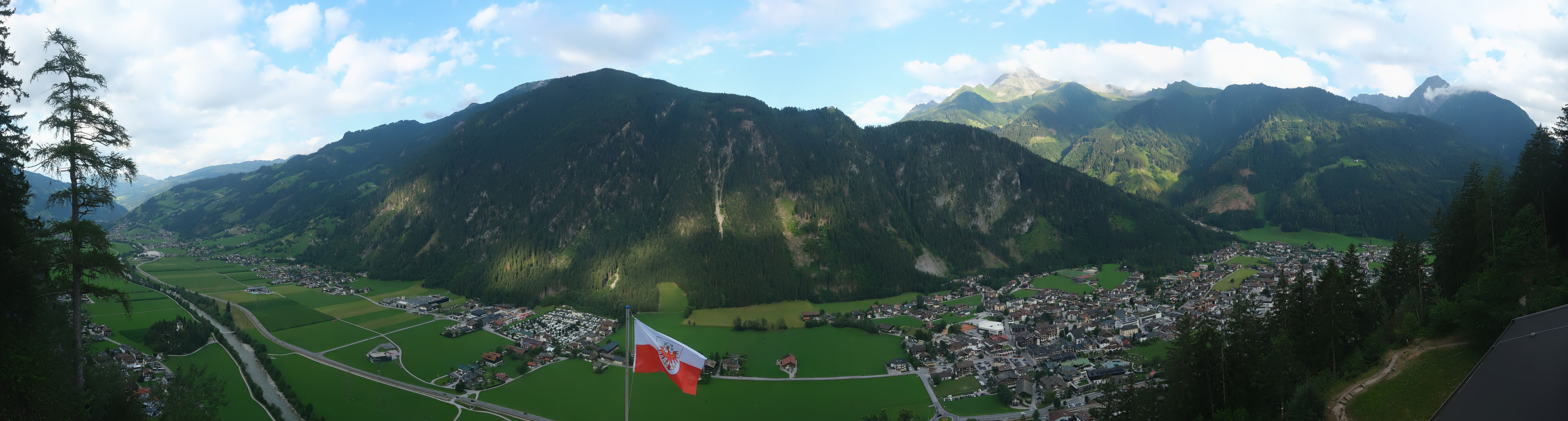 Archived image Webcam Mayrhofen im Zillertal: Zimmereben