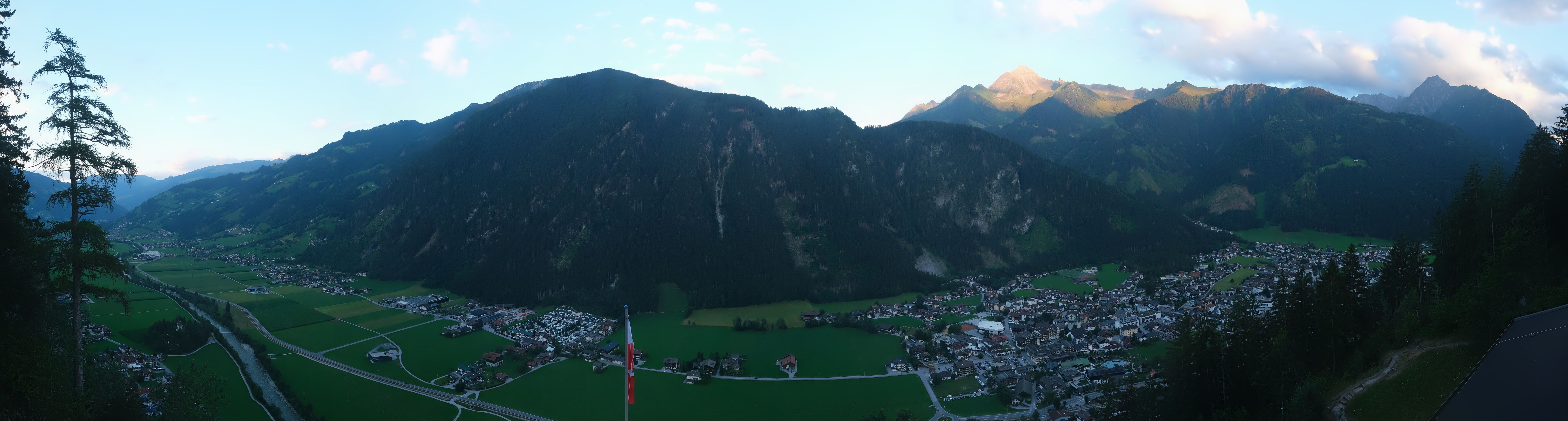 Archiv Foto Webcam Mayrhofen im Zillertal: Blick vom Gasthof Zimmereben