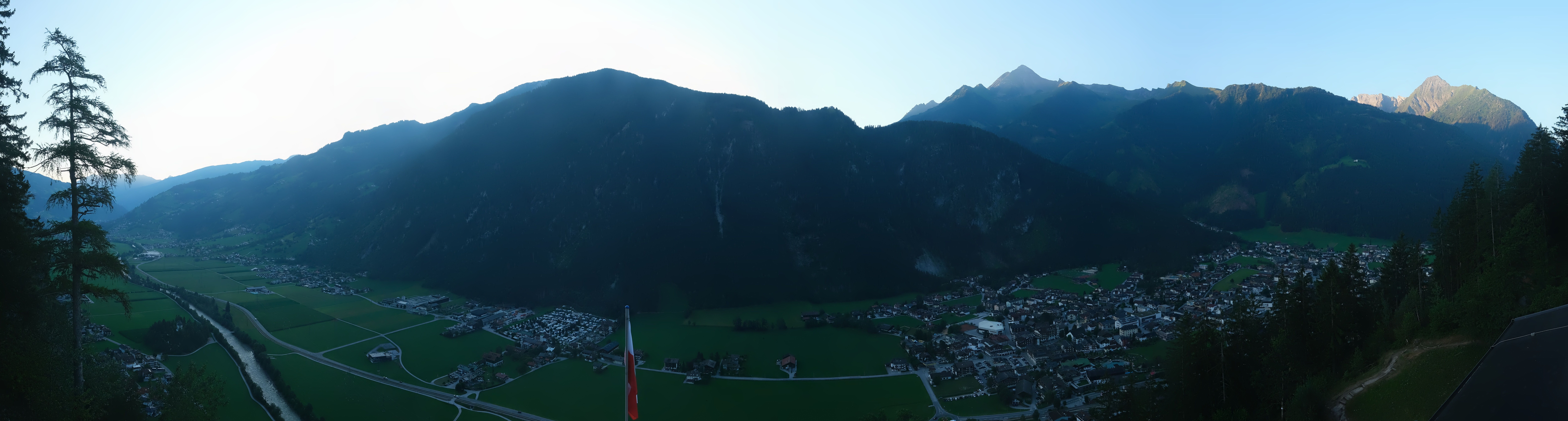 Archiv Foto Webcam Mayrhofen im Zillertal: Blick vom Gasthof Zimmereben