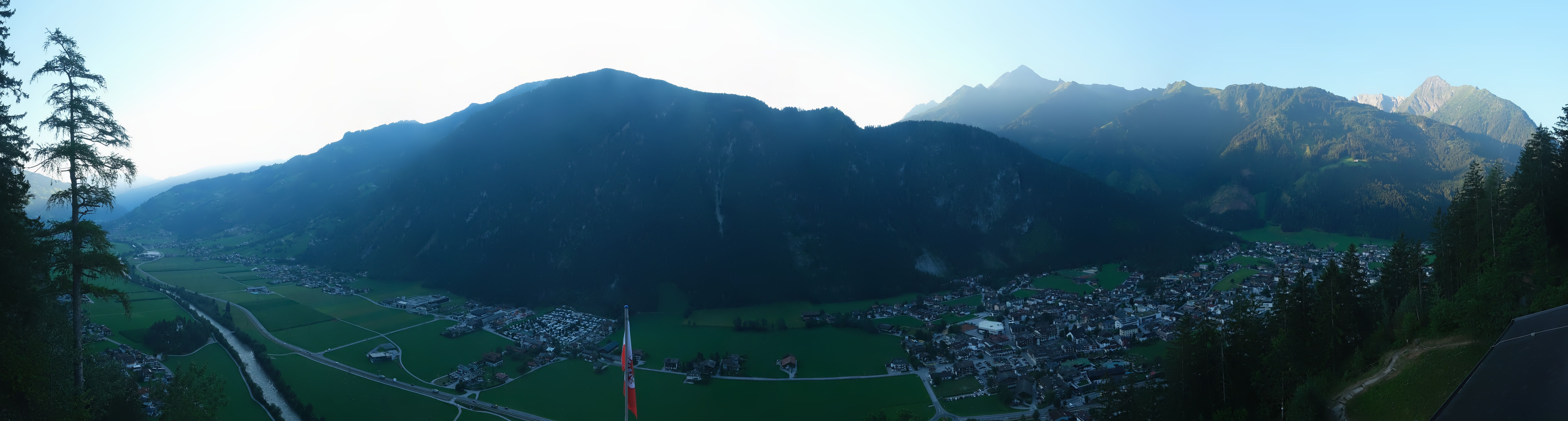 Archiv Foto Webcam Mayrhofen im Zillertal: Blick vom Gasthof Zimmereben