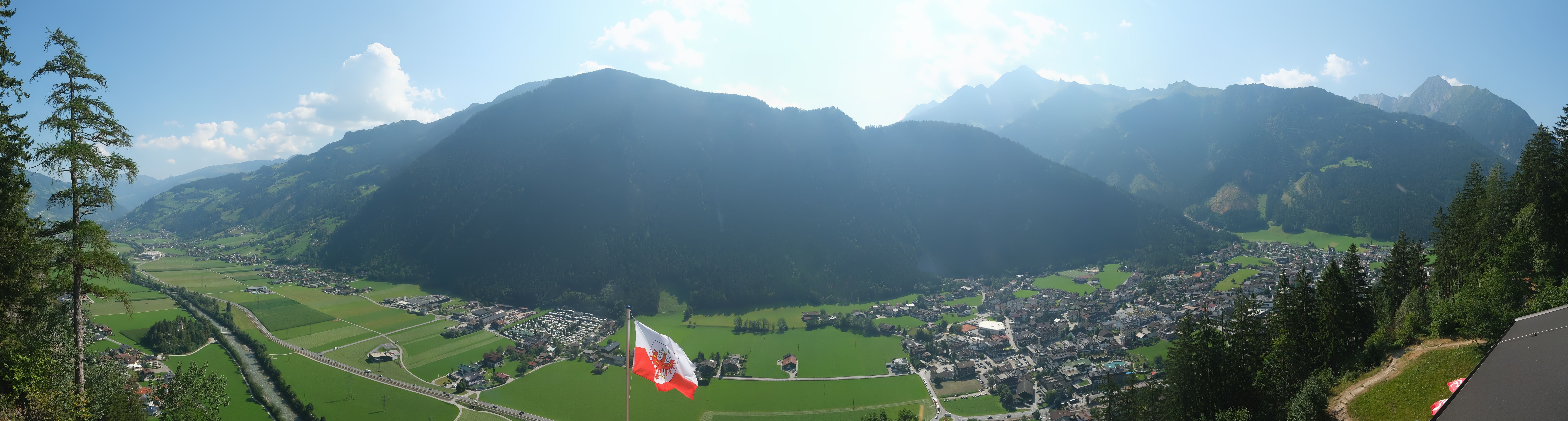 Archived image Webcam Mayrhofen im Zillertal: Zimmereben