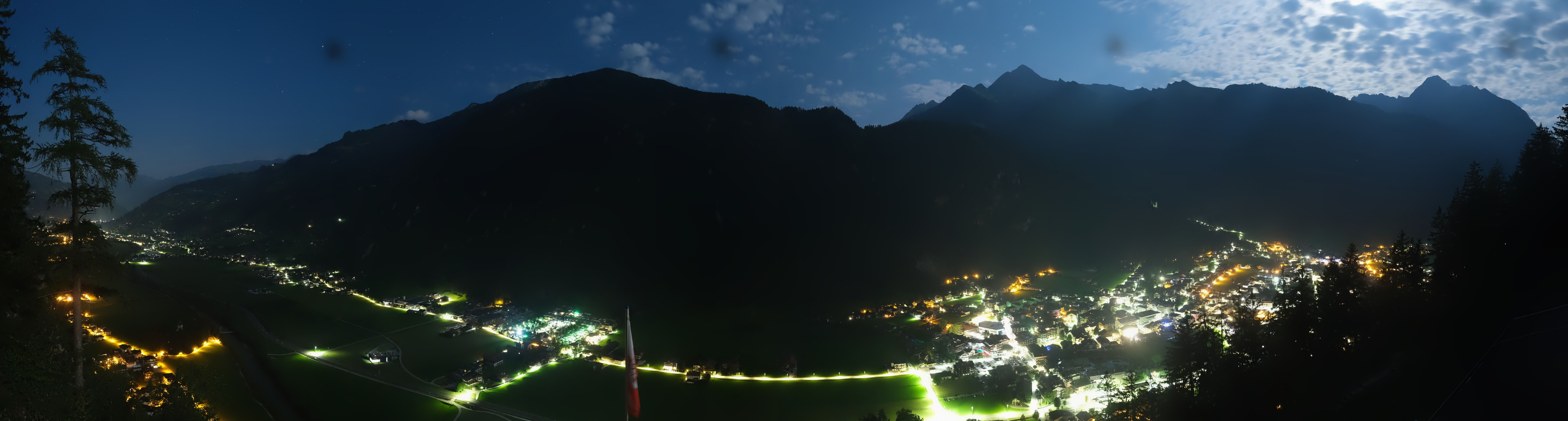 Archived image Webcam Mayrhofen im Zillertal: Zimmereben