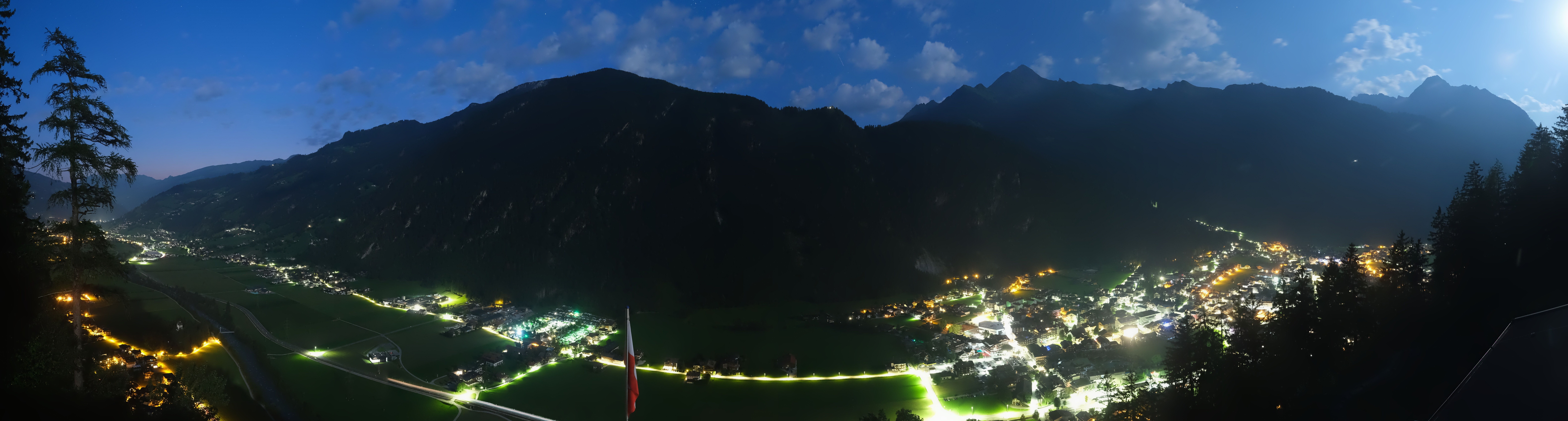 Archiv Foto Webcam Mayrhofen im Zillertal: Blick vom Gasthof Zimmereben