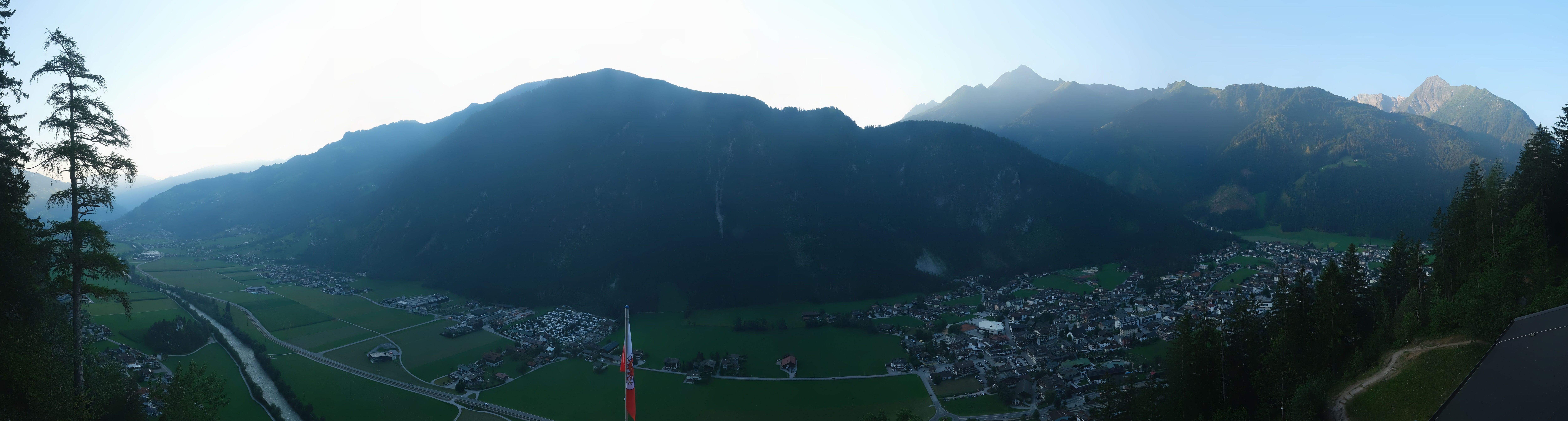 Archiv Foto Webcam Mayrhofen im Zillertal: Blick vom Gasthof Zimmereben