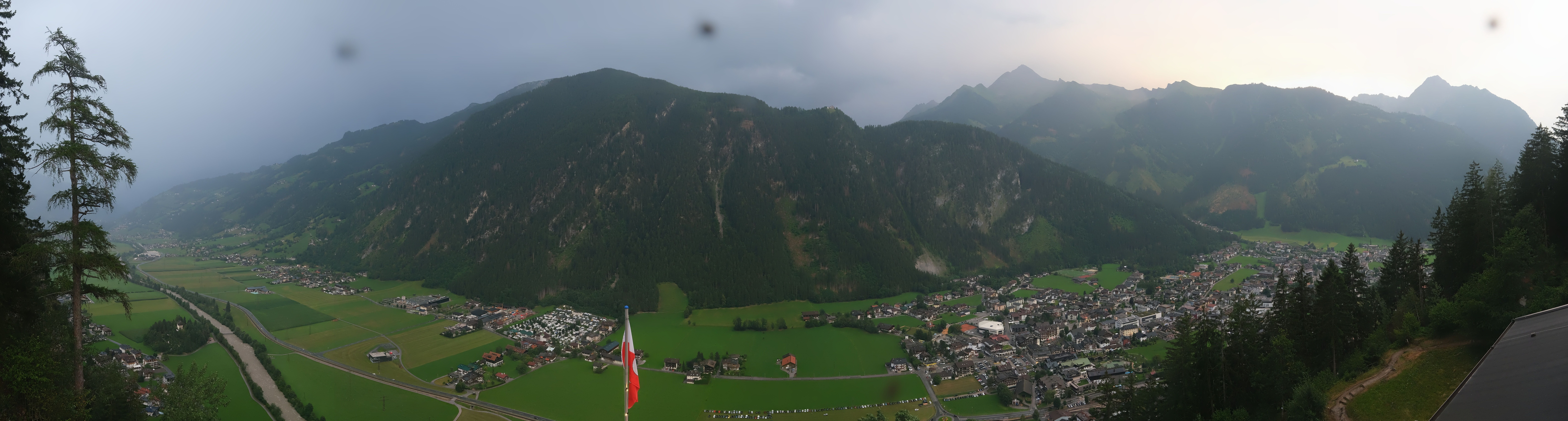 Archiv Foto Webcam Mayrhofen im Zillertal: Blick vom Gasthof Zimmereben
