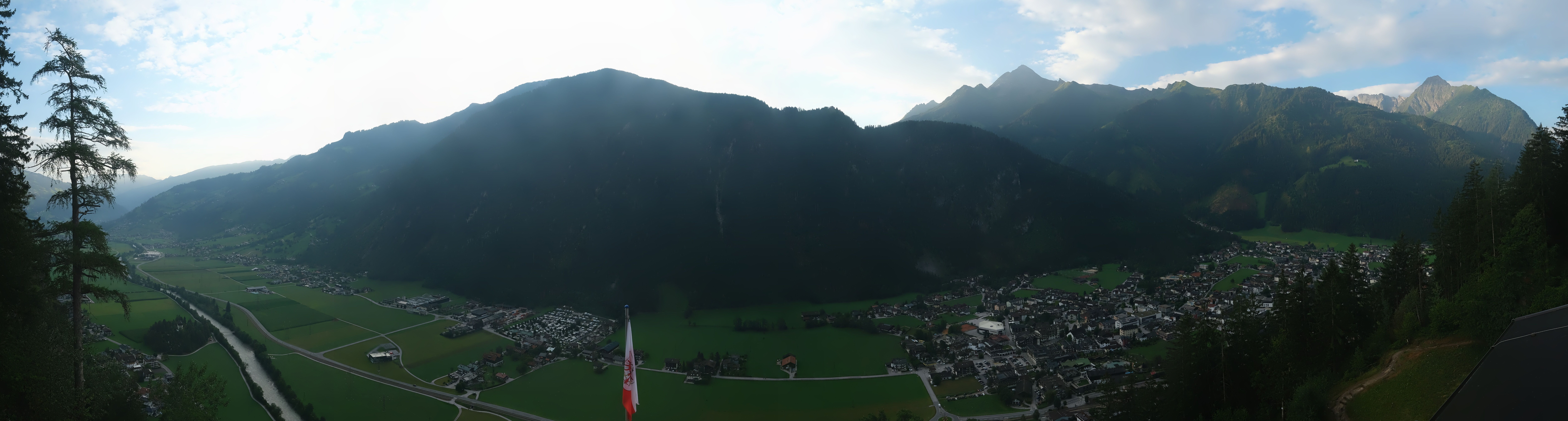 Archived image Webcam Mayrhofen im Zillertal: Zimmereben