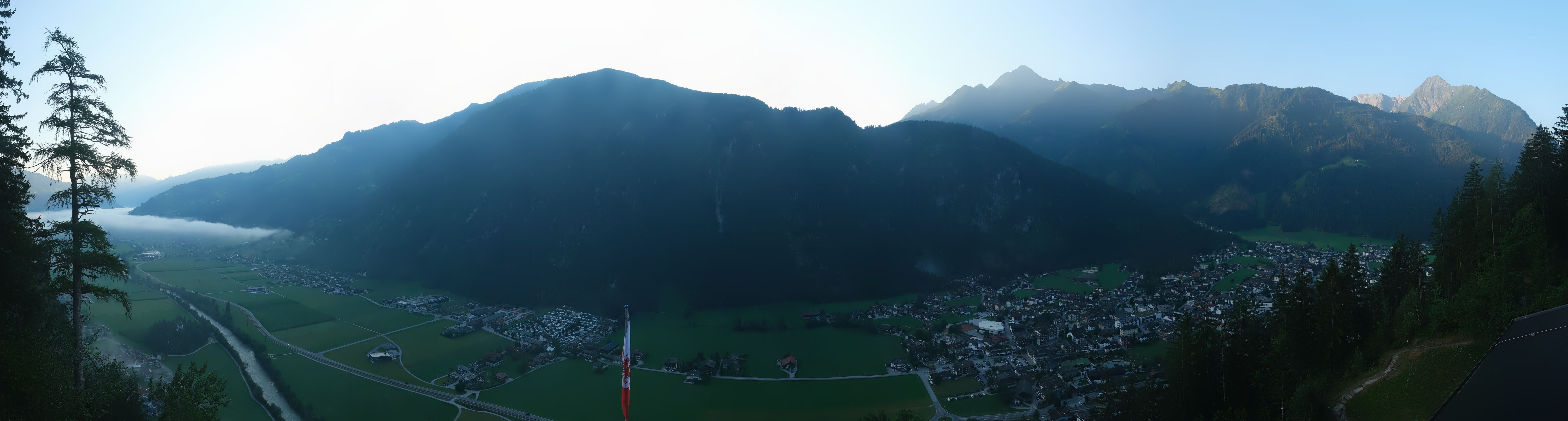 Archived image Webcam Mayrhofen im Zillertal: Zimmereben