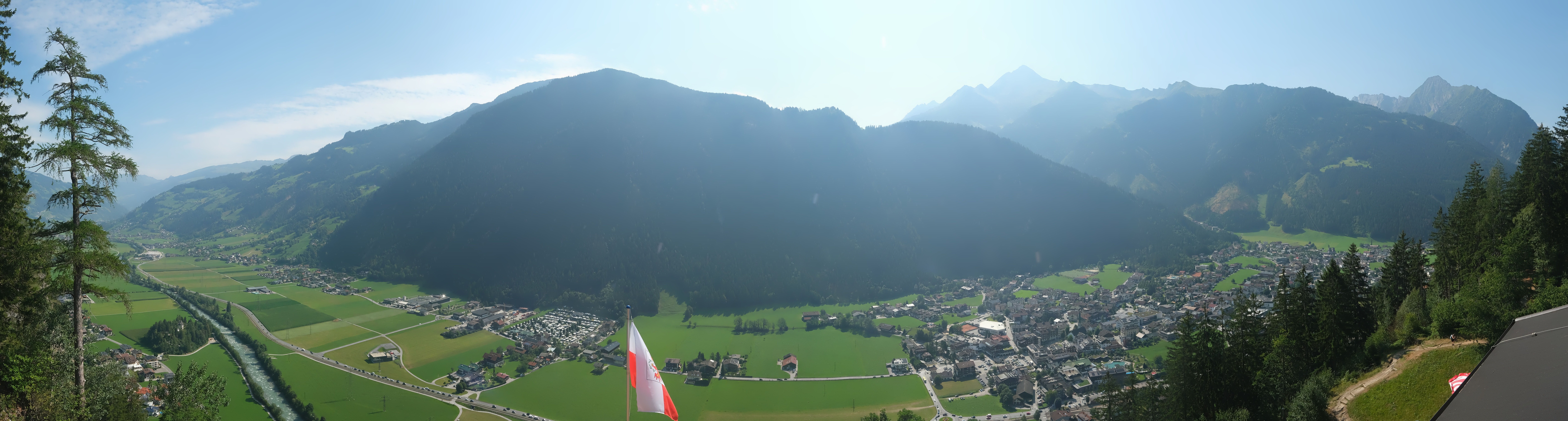 Archived image Webcam Mayrhofen im Zillertal: Zimmereben