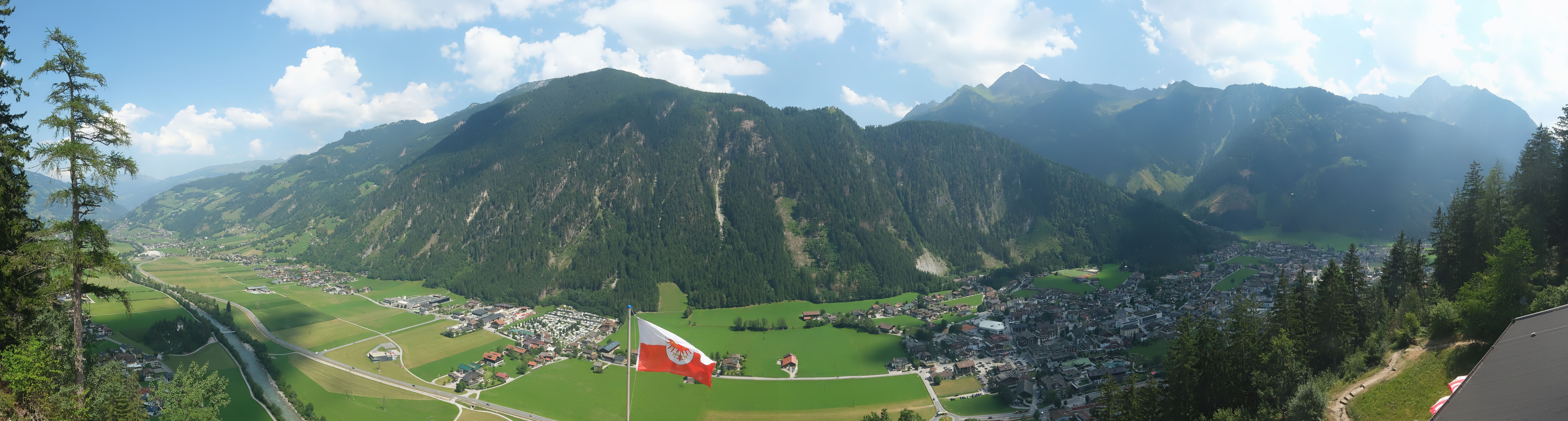 Archived image Webcam Mayrhofen im Zillertal: Zimmereben