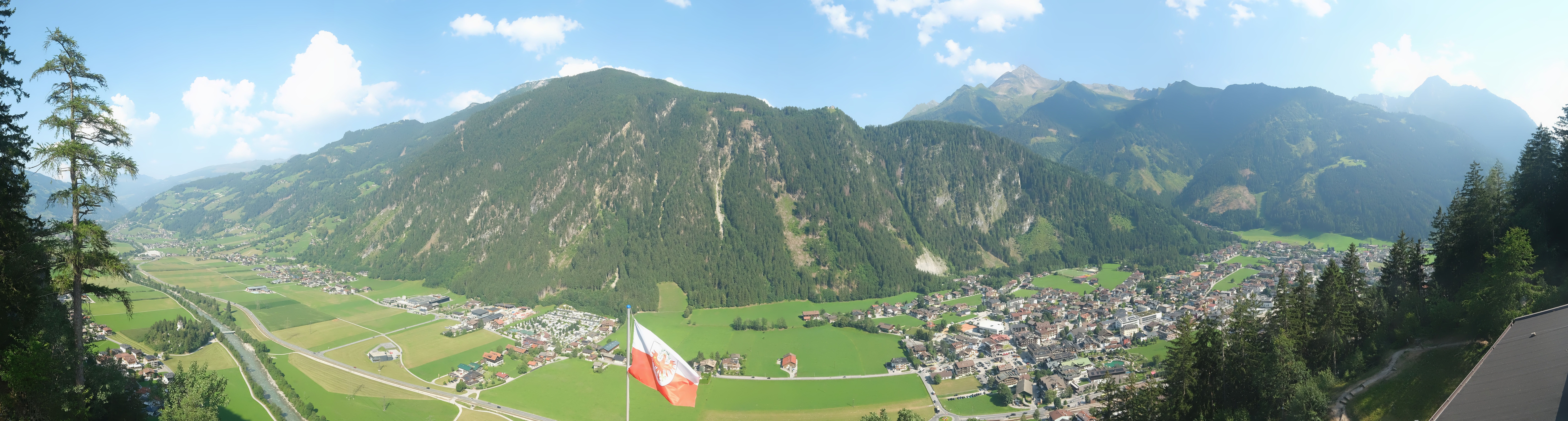 Archived image Webcam Mayrhofen im Zillertal: Zimmereben