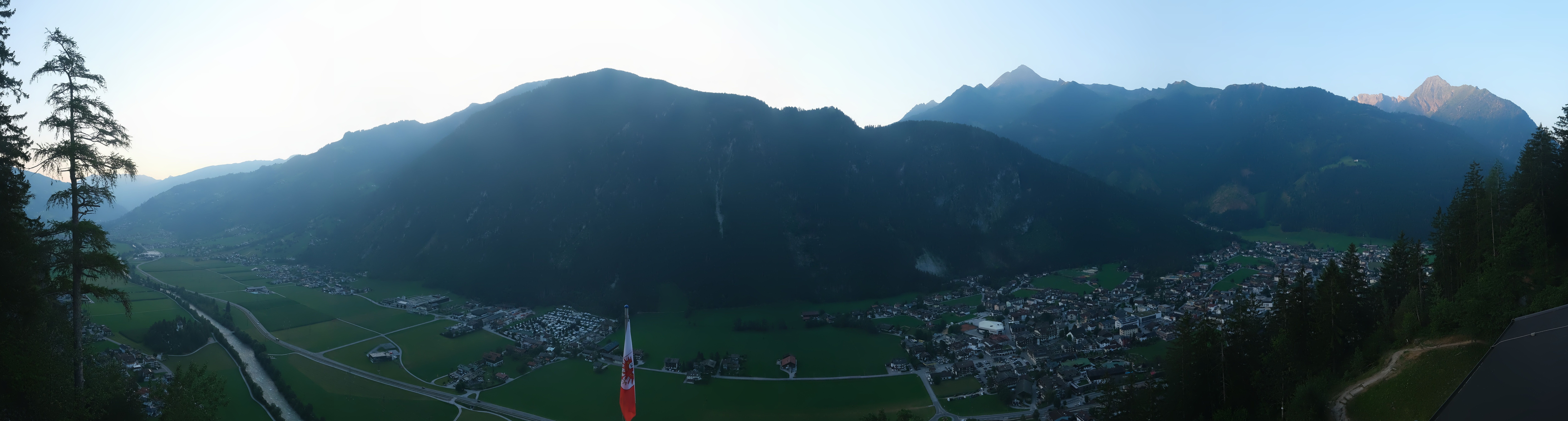 Archiv Foto Webcam Mayrhofen im Zillertal: Blick vom Gasthof Zimmereben