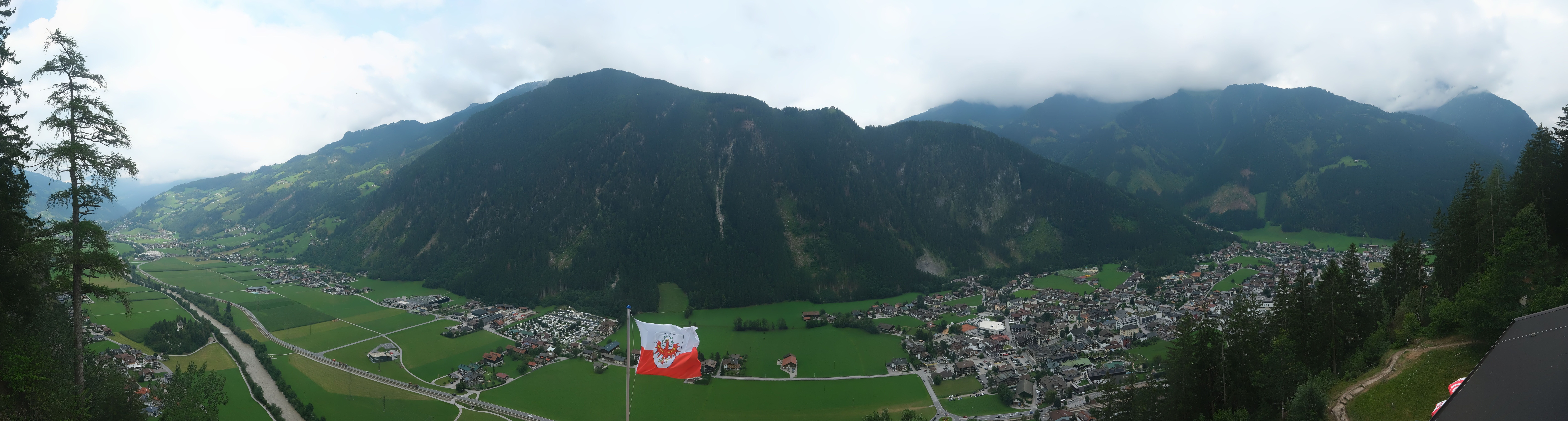 Archiv Foto Webcam Mayrhofen im Zillertal: Blick vom Gasthof Zimmereben
