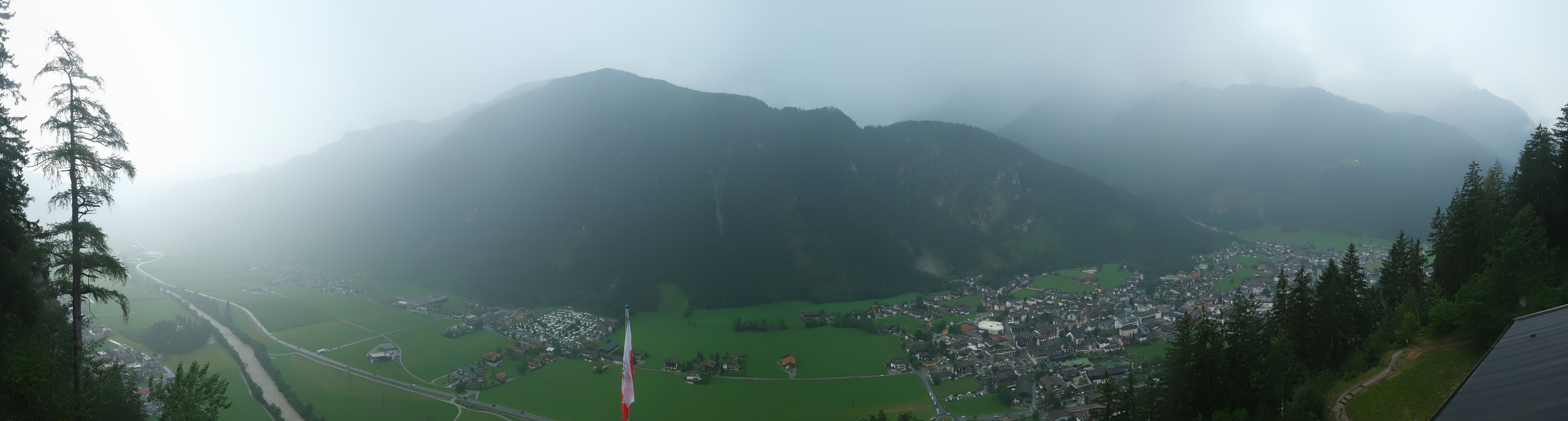 Archived image Webcam Mayrhofen im Zillertal: Zimmereben