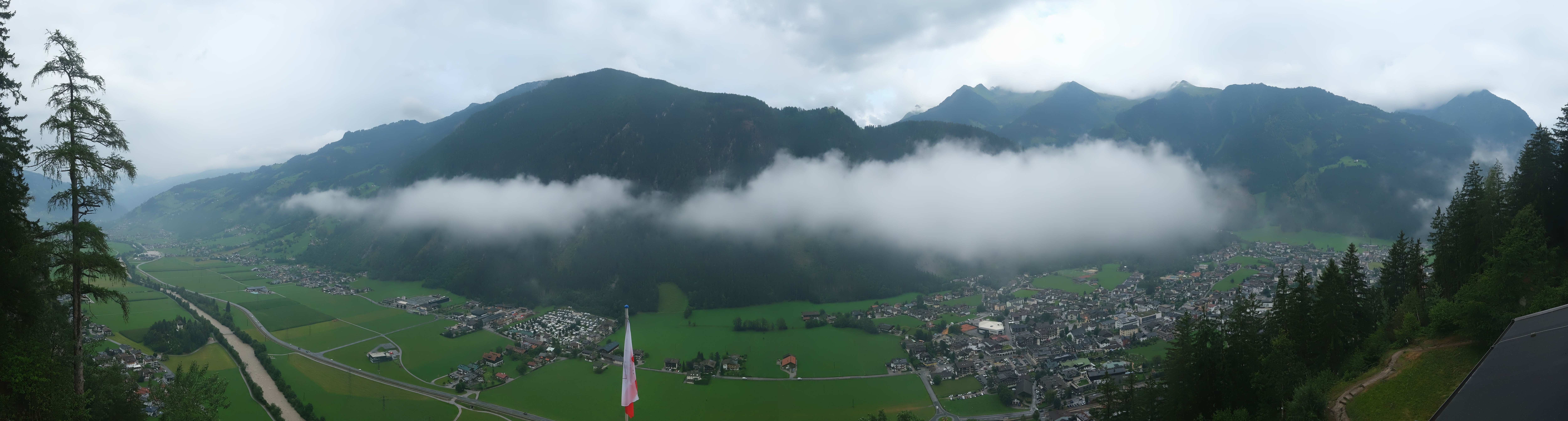 Archived image Webcam Mayrhofen im Zillertal: Zimmereben