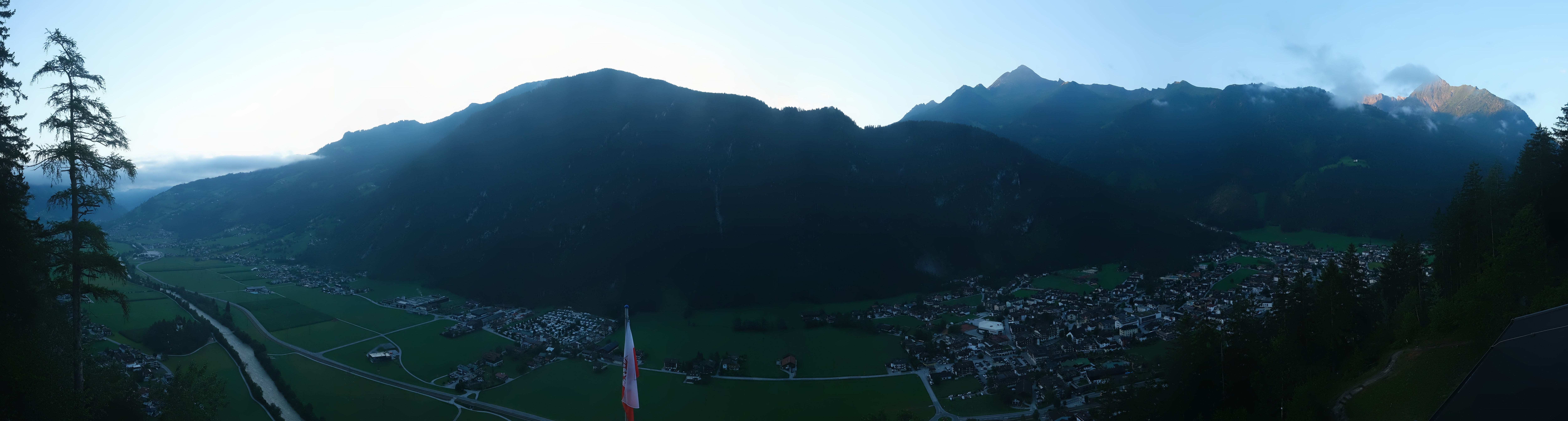 Archiv Foto Webcam Mayrhofen im Zillertal: Blick vom Gasthof Zimmereben