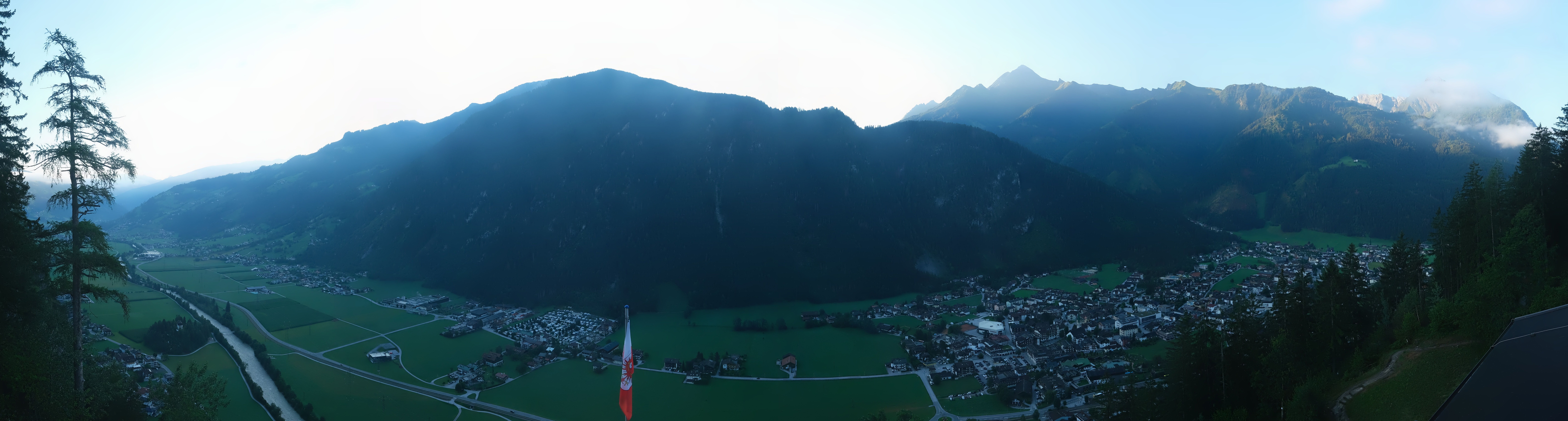 Archiv Foto Webcam Mayrhofen im Zillertal: Blick vom Gasthof Zimmereben