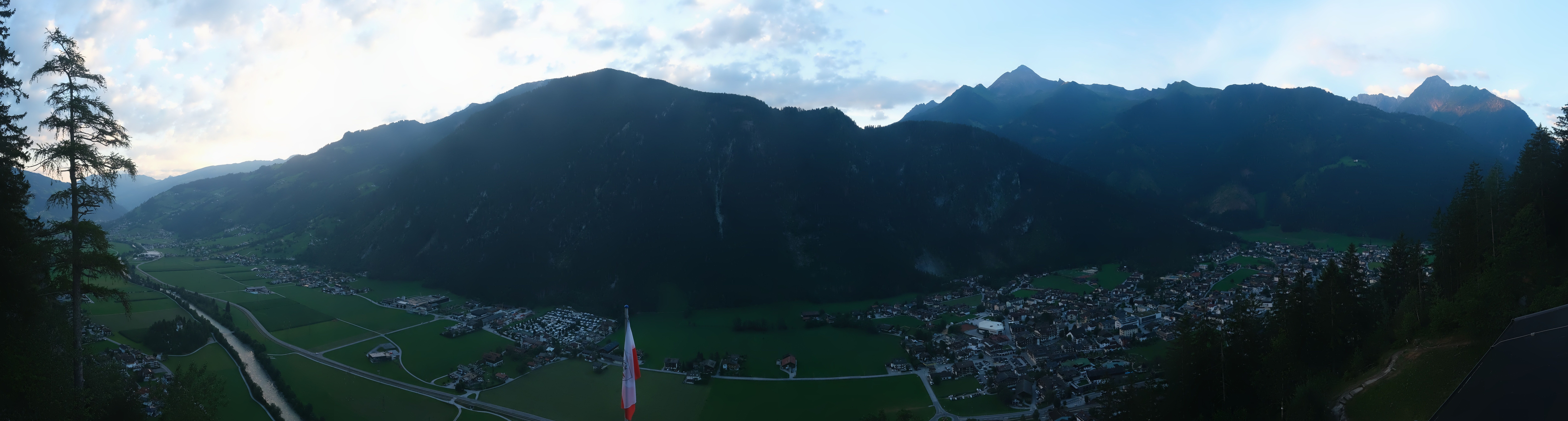 Archiv Foto Webcam Mayrhofen im Zillertal: Blick vom Gasthof Zimmereben