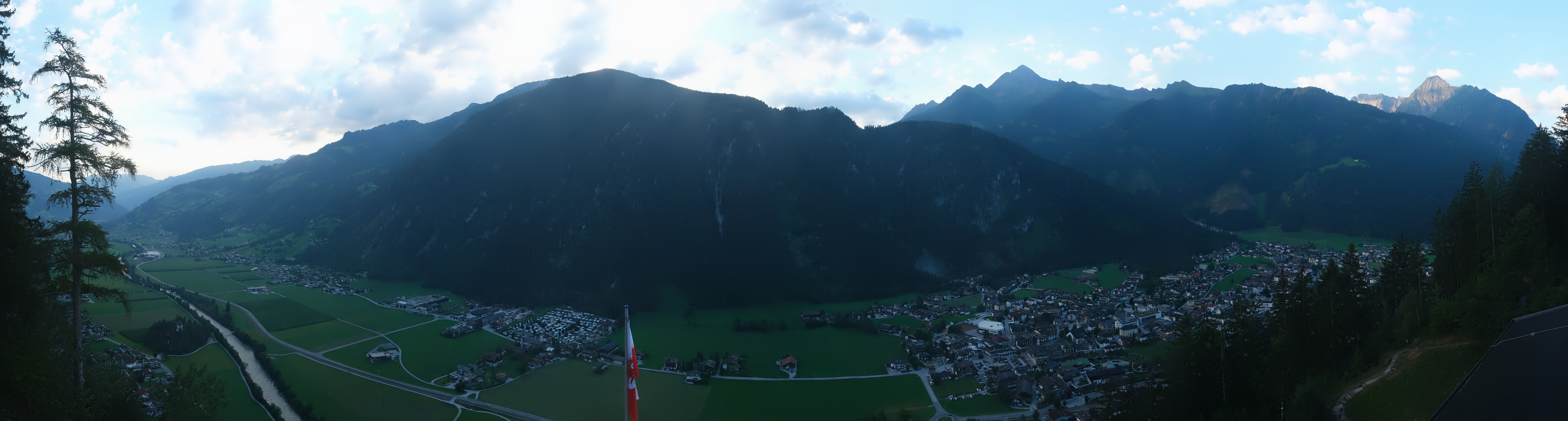 Archiv Foto Webcam Mayrhofen im Zillertal: Blick vom Gasthof Zimmereben