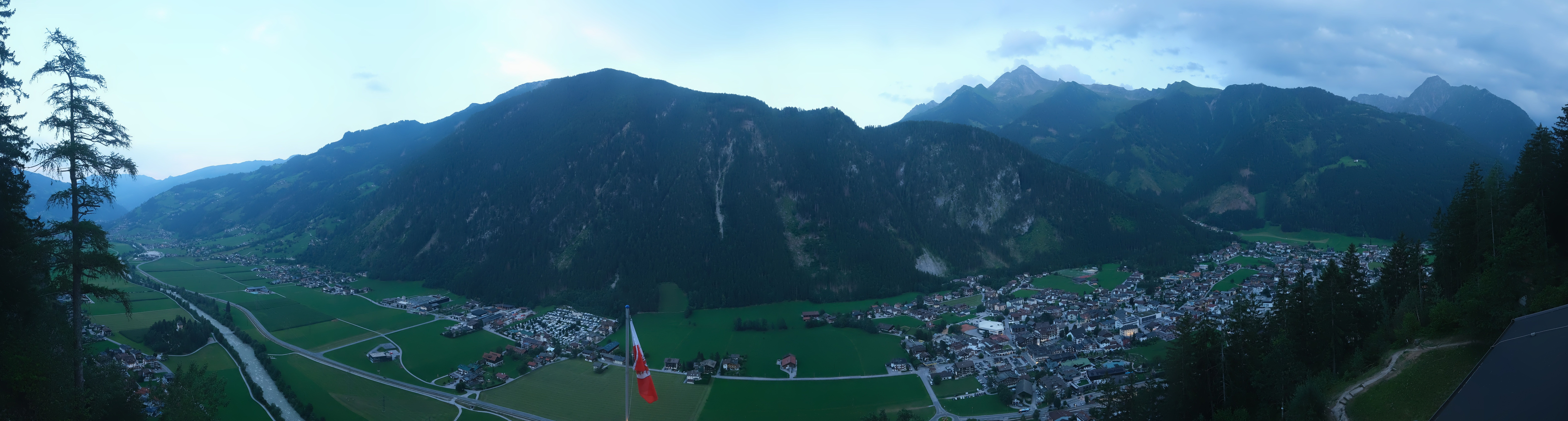 Archiv Foto Webcam Mayrhofen im Zillertal: Blick vom Gasthof Zimmereben