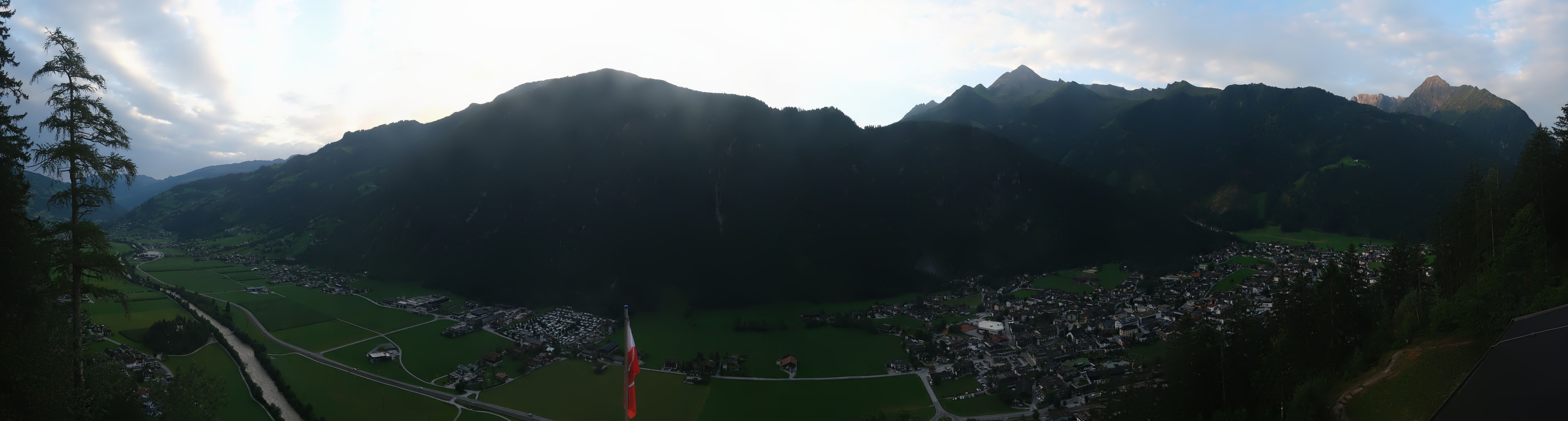 Archiv Foto Webcam Mayrhofen im Zillertal: Blick vom Gasthof Zimmereben