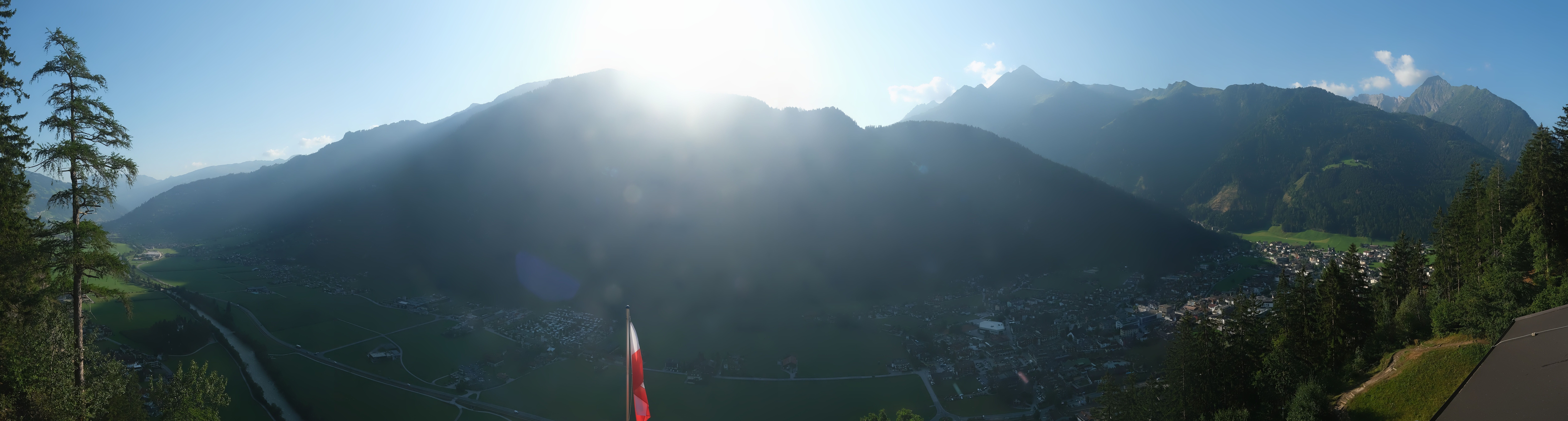 Archived image Webcam Mayrhofen im Zillertal: Zimmereben