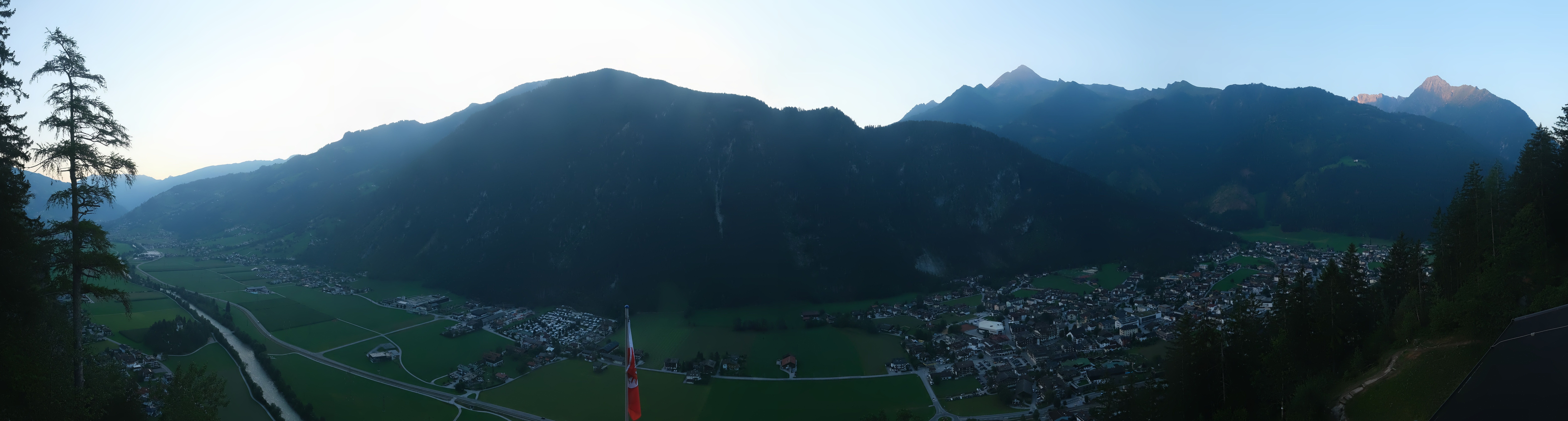 Archiv Foto Webcam Mayrhofen im Zillertal: Blick vom Gasthof Zimmereben