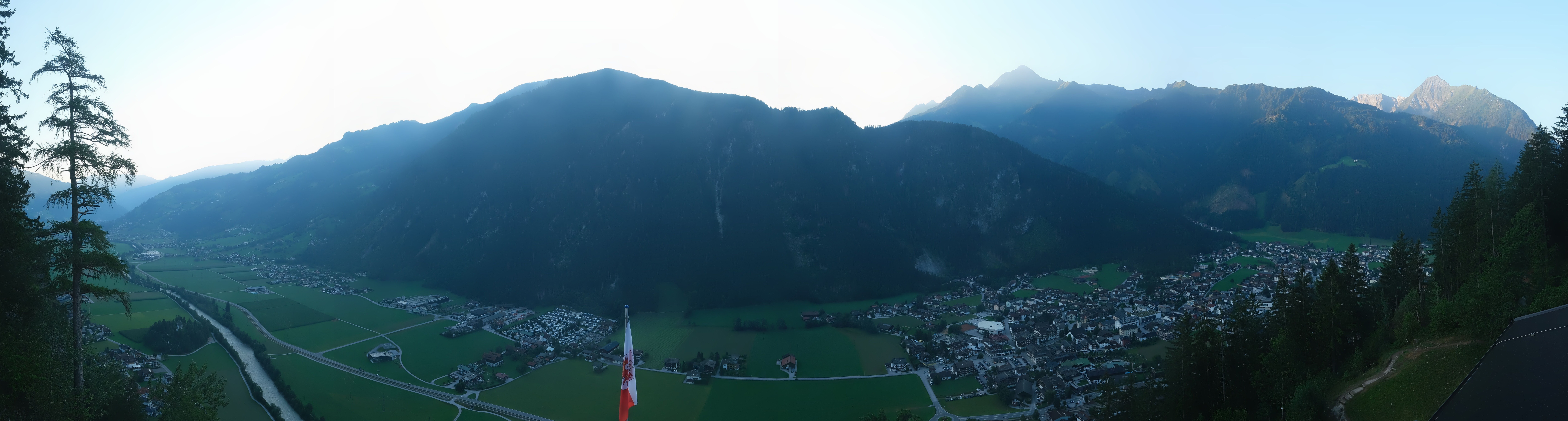 Archiv Foto Webcam Mayrhofen im Zillertal: Blick vom Gasthof Zimmereben