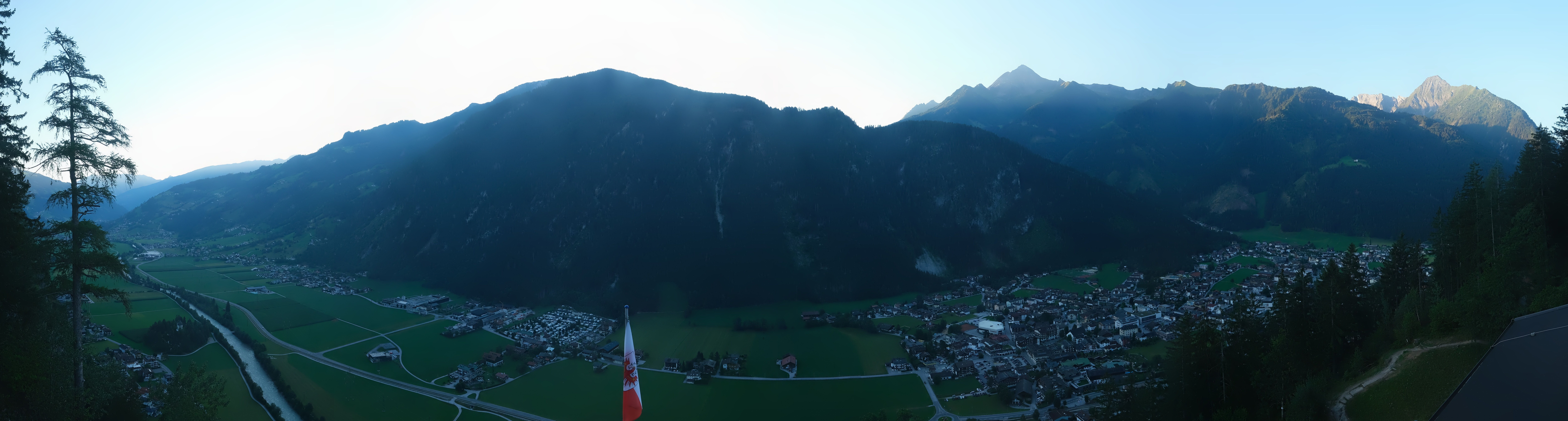 Archiv Foto Webcam Mayrhofen im Zillertal: Blick vom Gasthof Zimmereben
