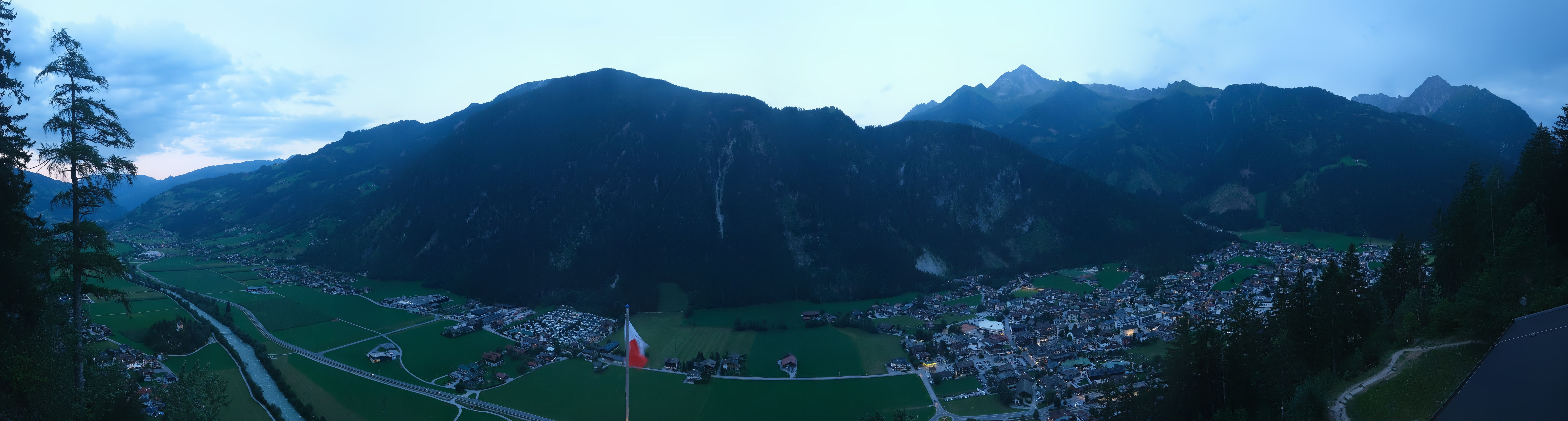 Archiv Foto Webcam Mayrhofen im Zillertal: Blick vom Gasthof Zimmereben