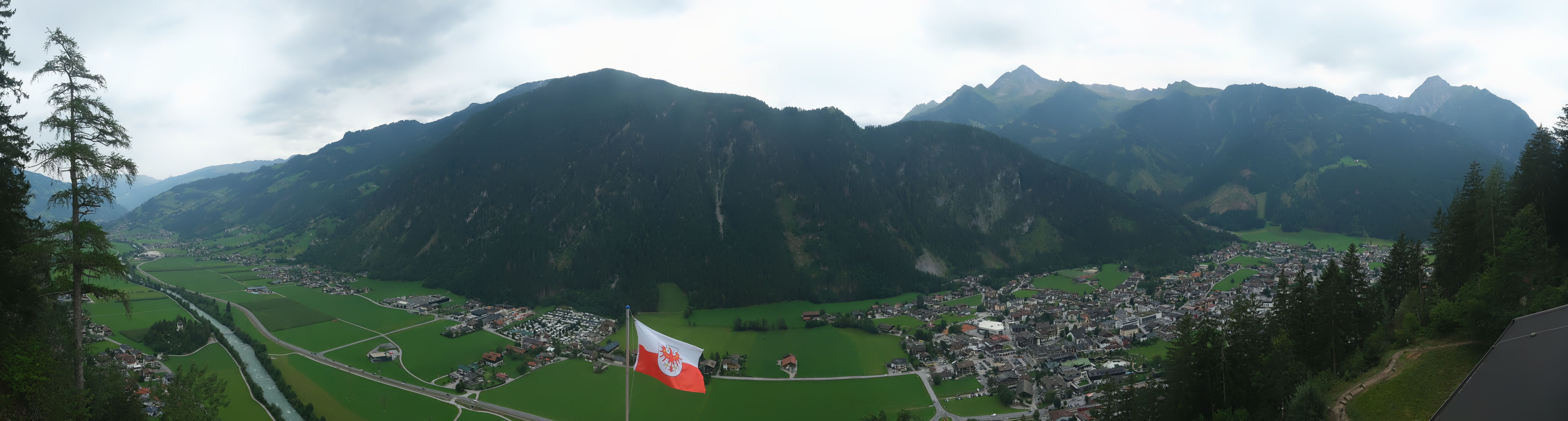 Archiv Foto Webcam Mayrhofen im Zillertal: Blick vom Gasthof Zimmereben