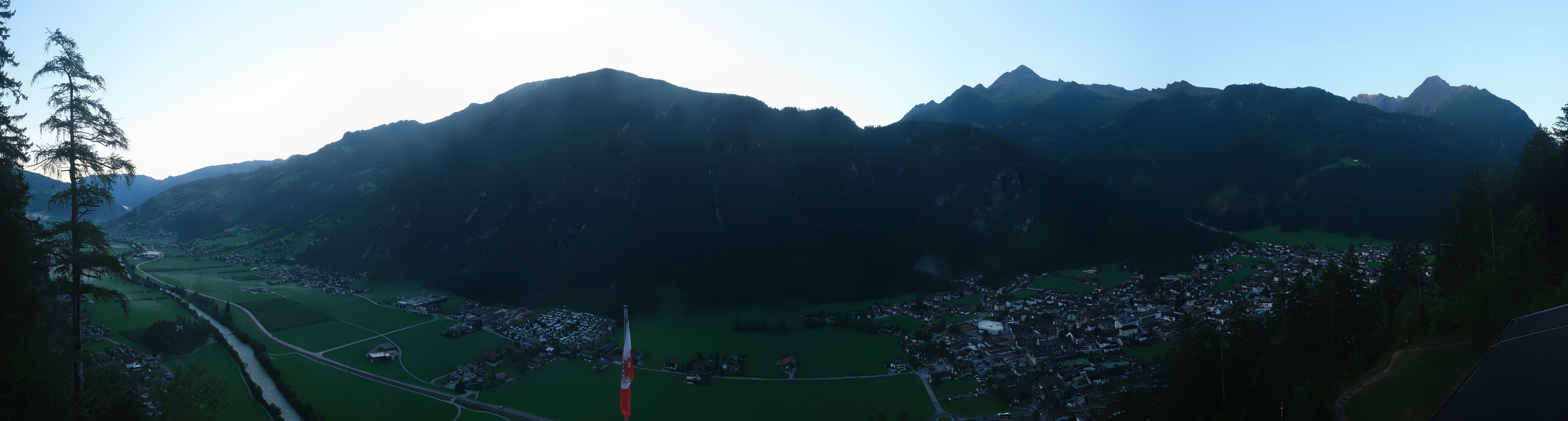 Archiv Foto Webcam Mayrhofen im Zillertal: Blick vom Gasthof Zimmereben
