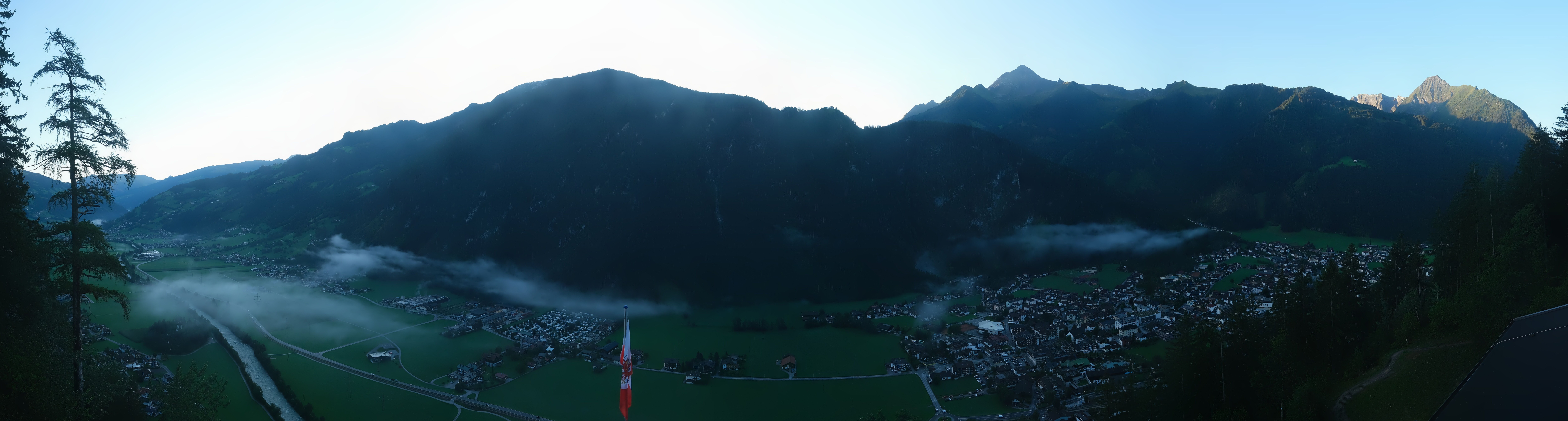Archiv Foto Webcam Mayrhofen im Zillertal: Blick vom Gasthof Zimmereben