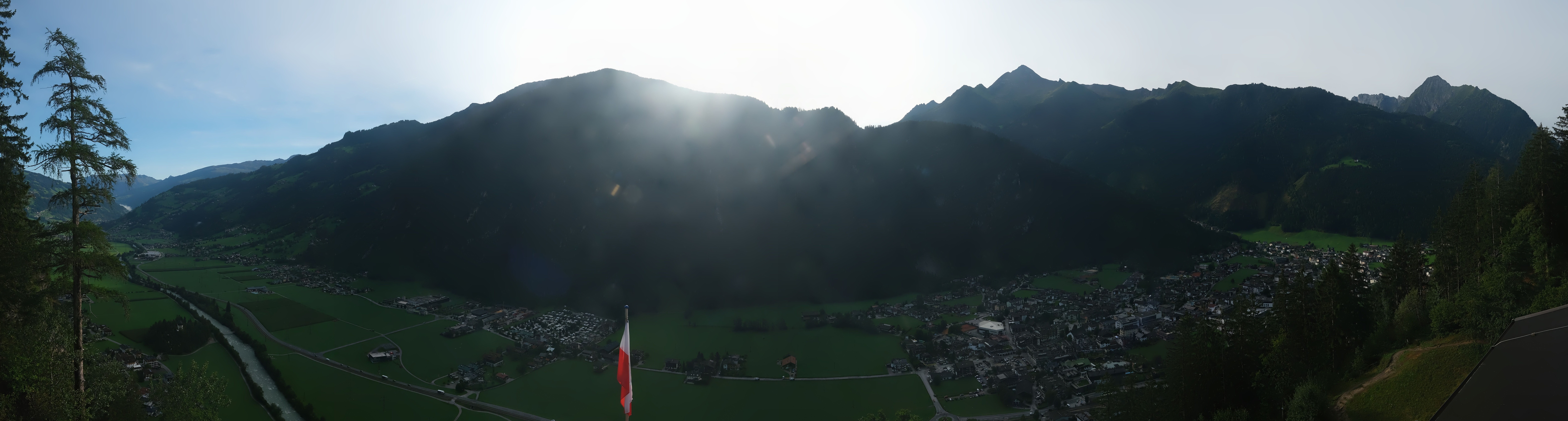 Archiv Foto Webcam Mayrhofen im Zillertal: Blick vom Gasthof Zimmereben