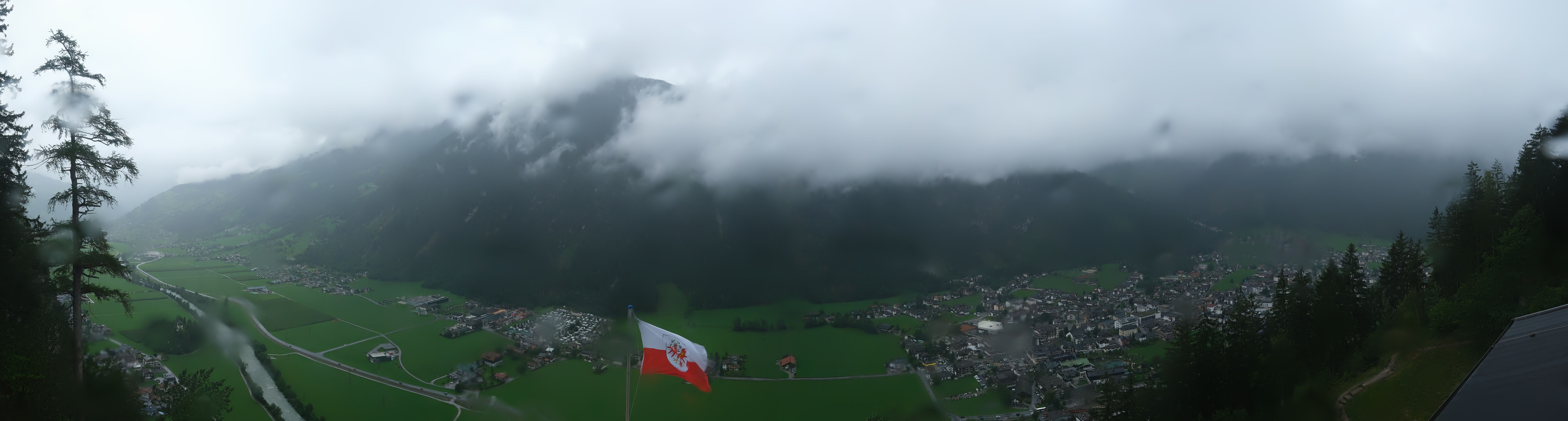 Archiv Foto Webcam Mayrhofen im Zillertal: Blick vom Gasthof Zimmereben