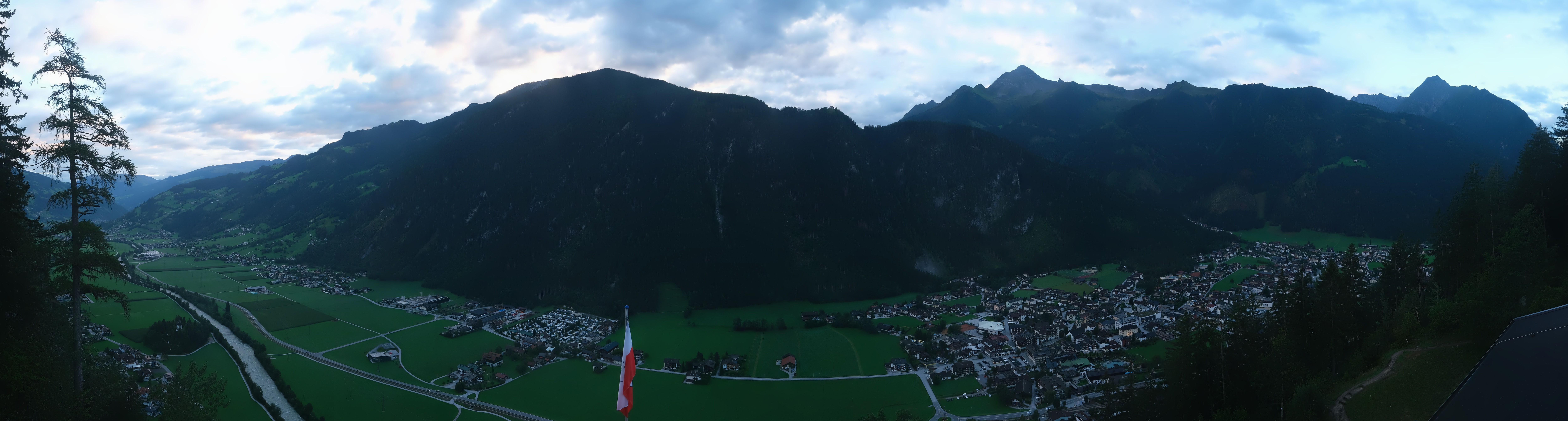 Archiv Foto Webcam Mayrhofen im Zillertal: Blick vom Gasthof Zimmereben
