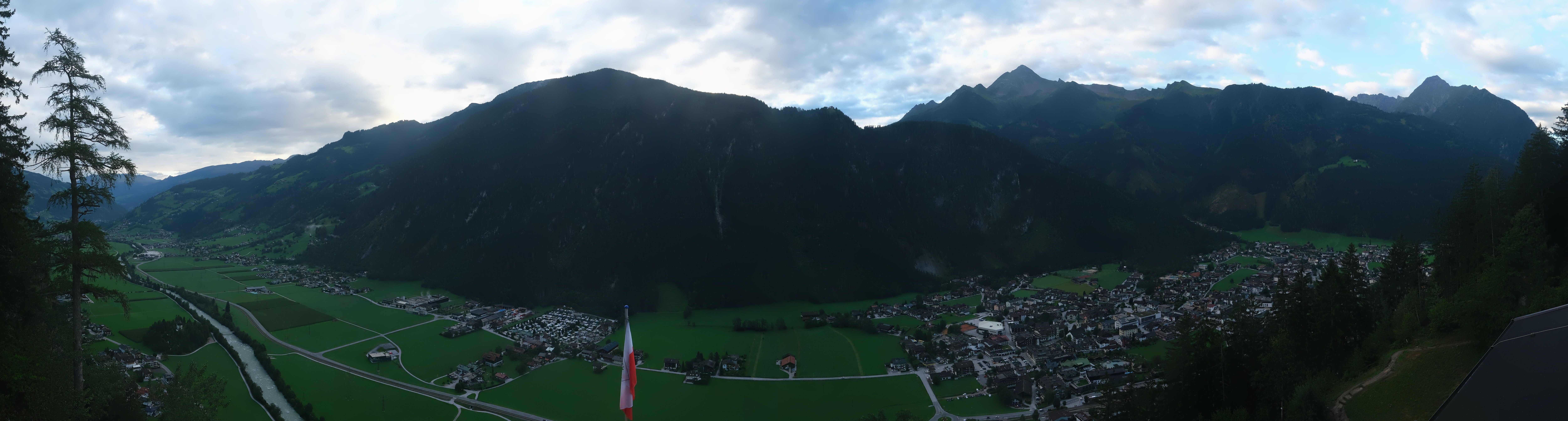 Archiv Foto Webcam Mayrhofen im Zillertal: Blick vom Gasthof Zimmereben