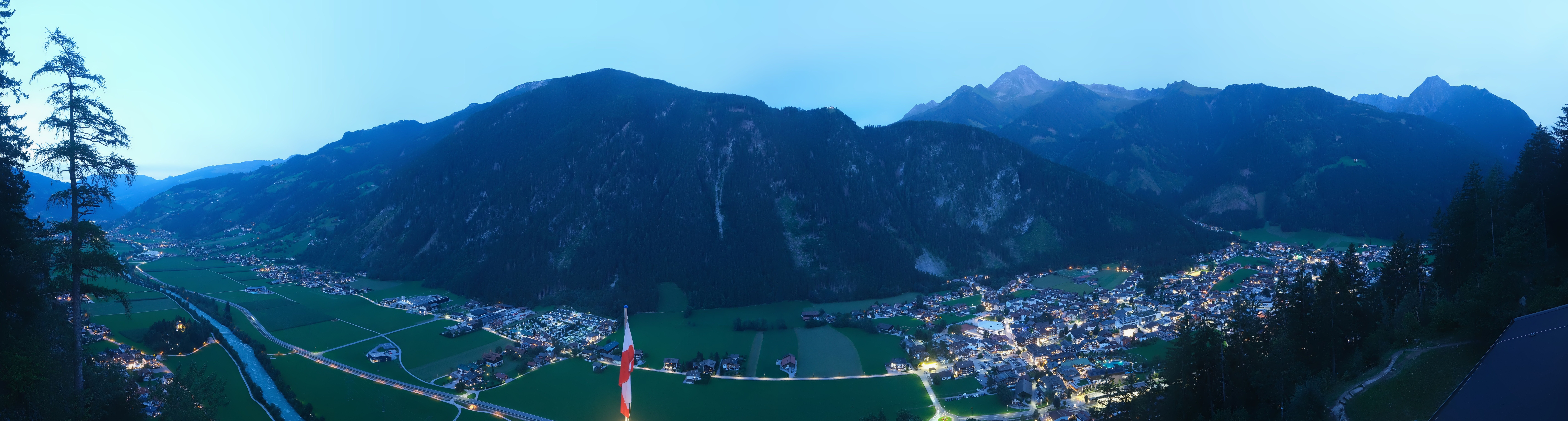 Archiv Foto Webcam Mayrhofen im Zillertal: Blick vom Gasthof Zimmereben