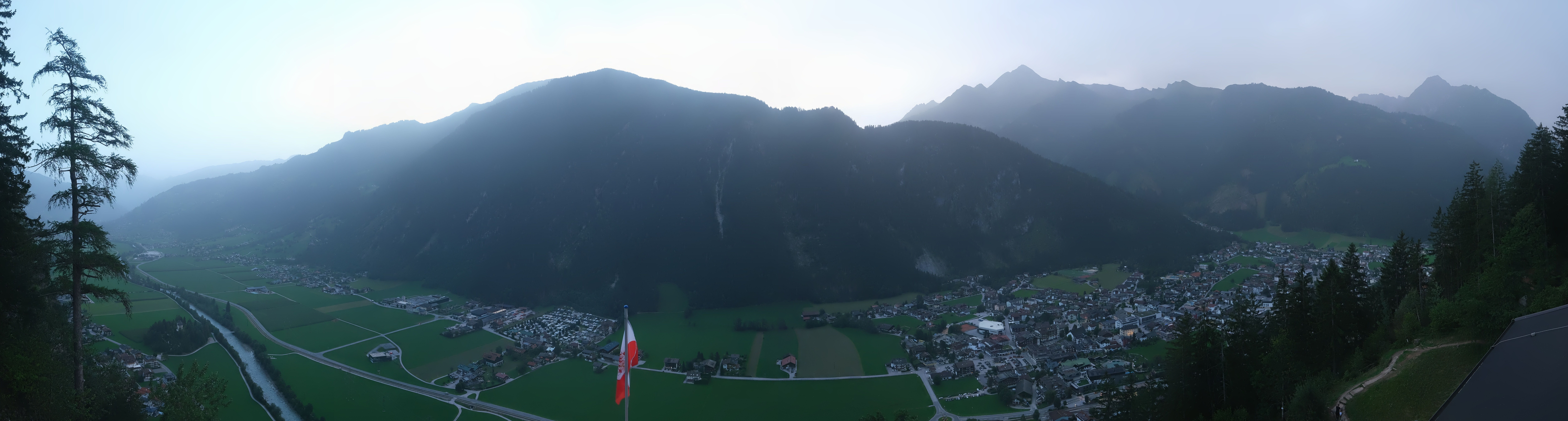 Archiv Foto Webcam Mayrhofen im Zillertal: Blick vom Gasthof Zimmereben